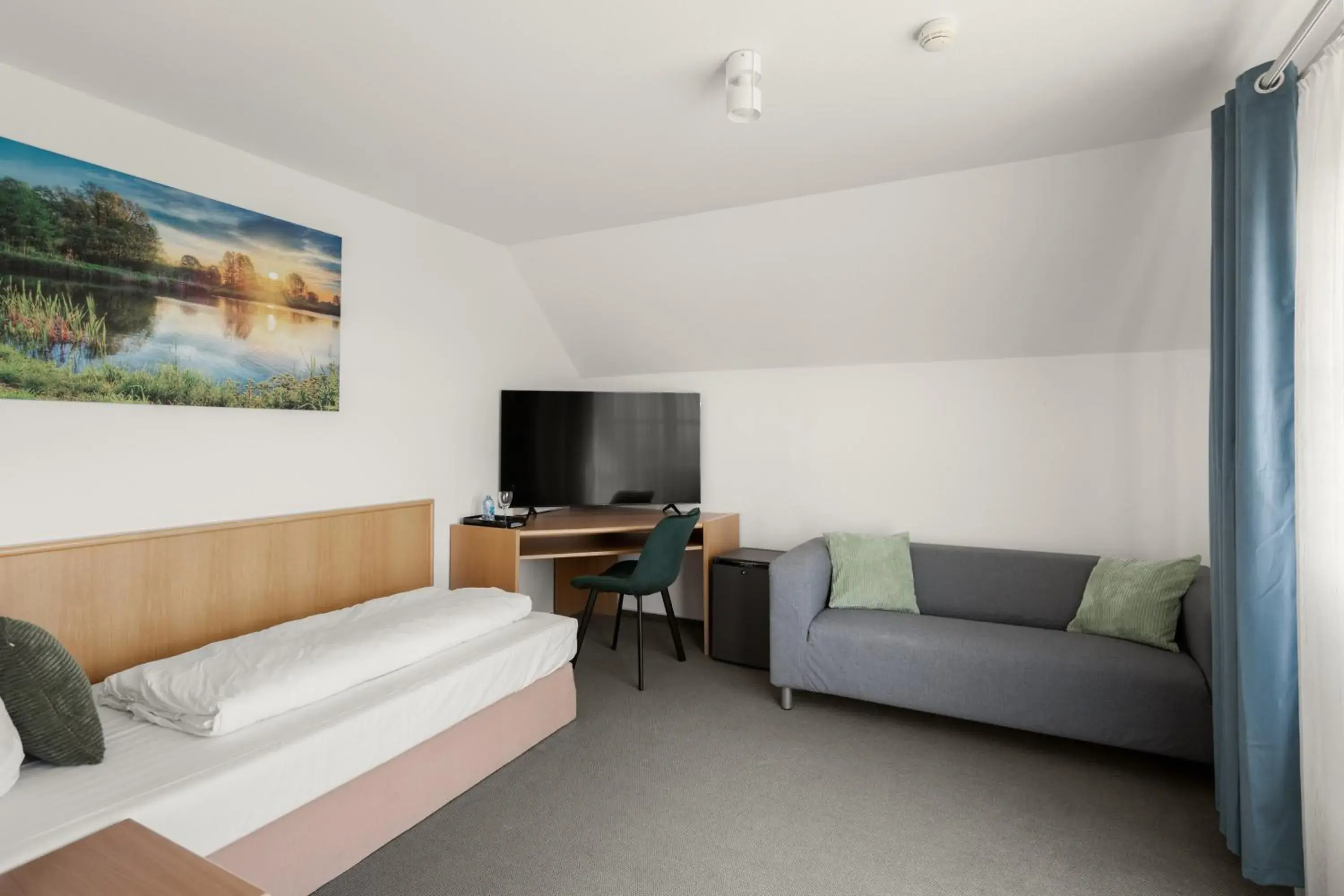 Single Room in Kirchers Park & Wellnesshotel Kaiserstuhl Single Room in Kirchers Park & Wellnesshotel Kaiserstuhl