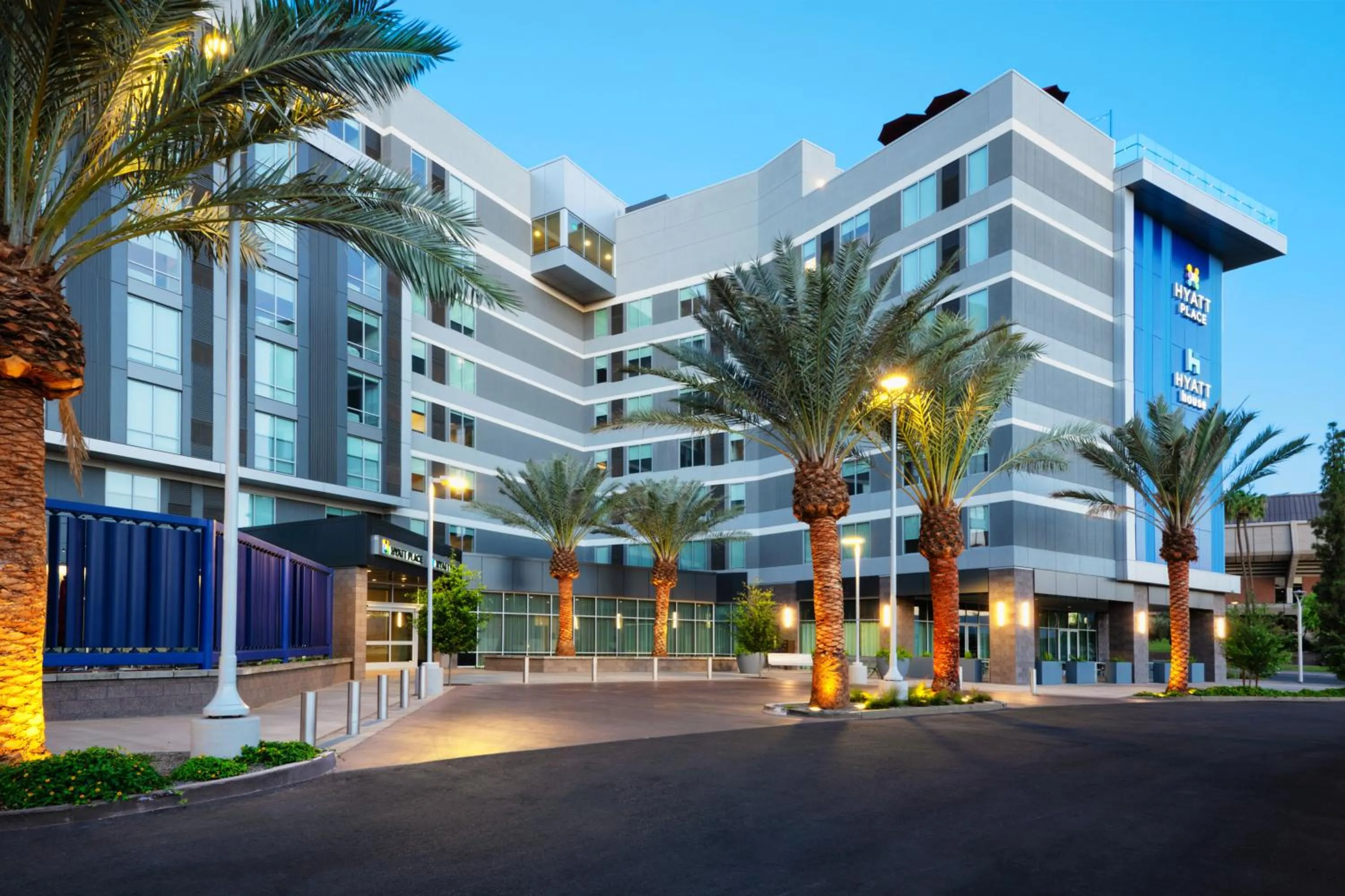 Property building in Hyatt Place Tempe Phoenix University