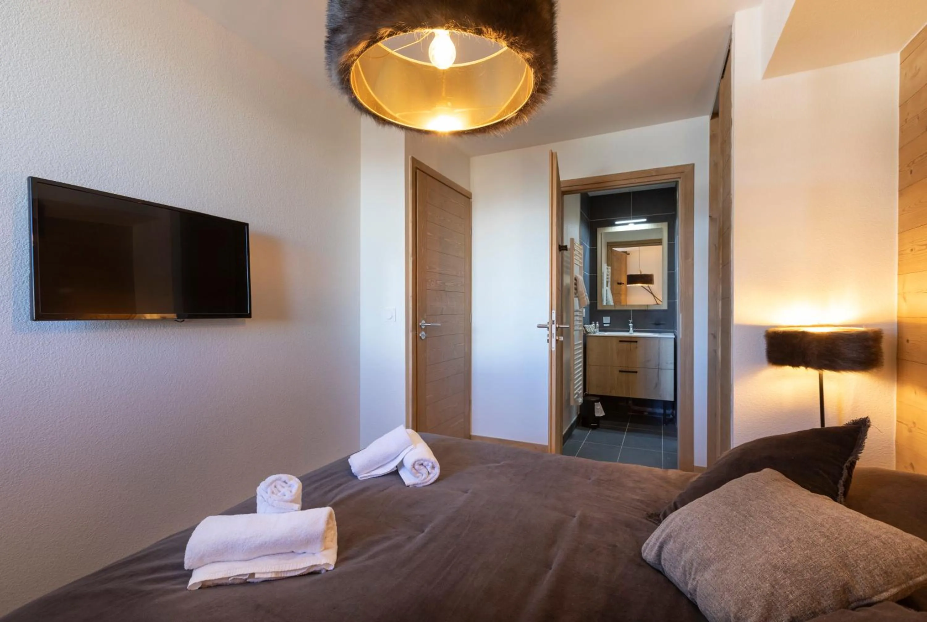 Bedroom, Bed in TERRESENS - Neige et Soleil