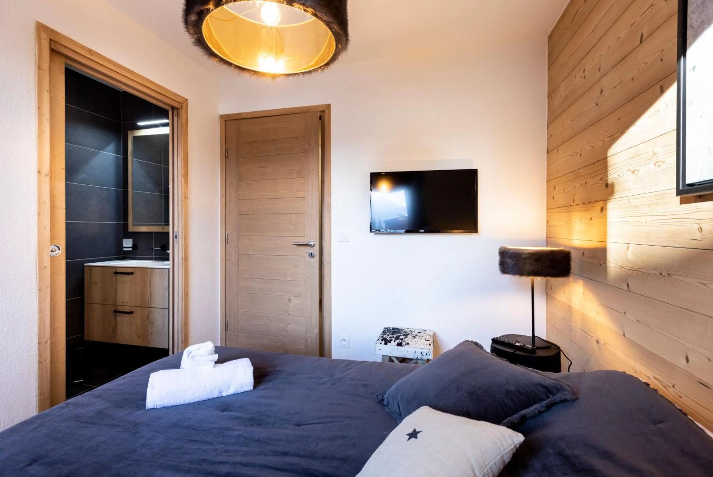 Photo of the whole room, Bed in TERRESENS - Neige et Soleil