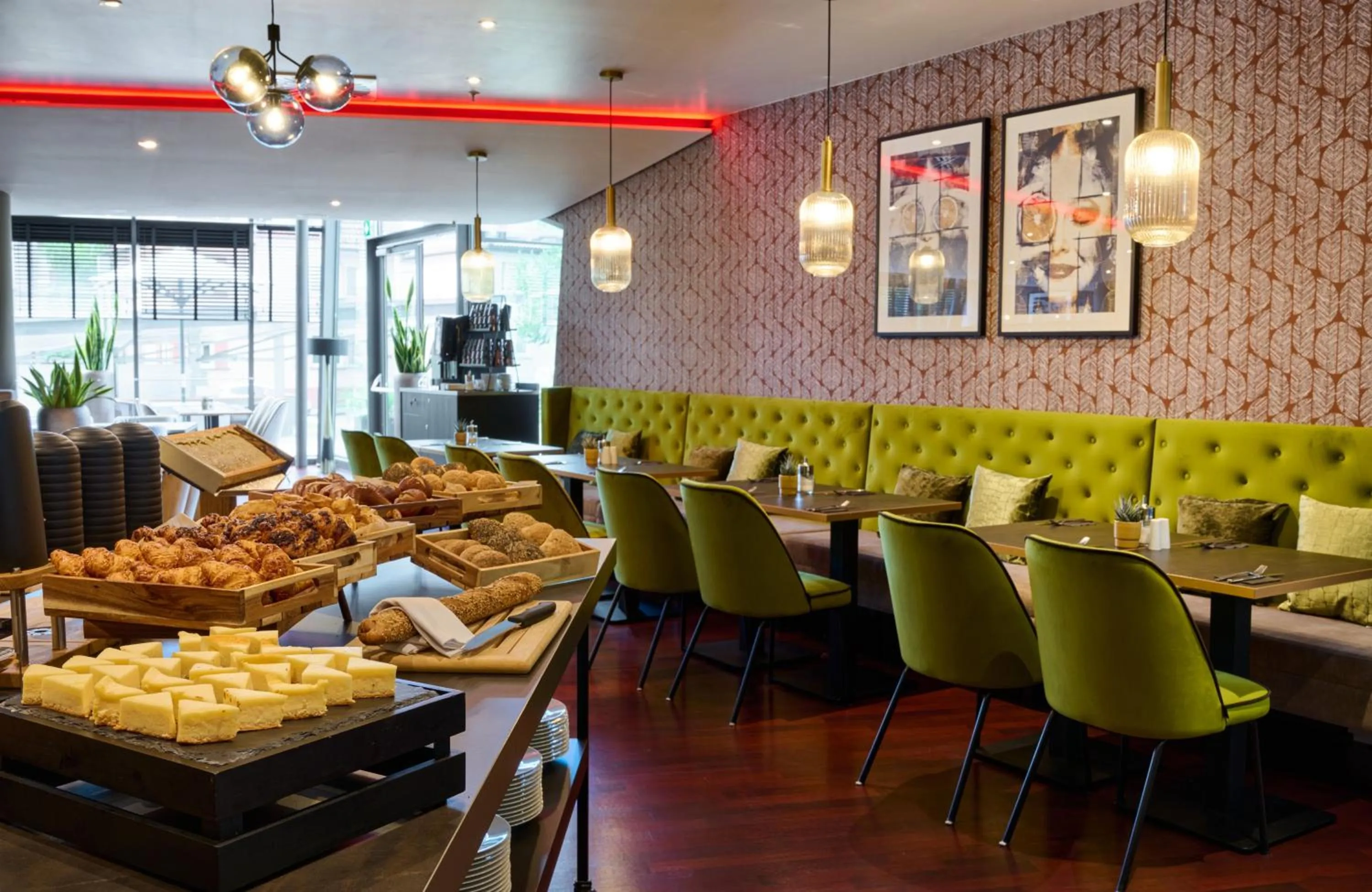 Restaurant/places to eat in Leonardo Hotel Esslingen