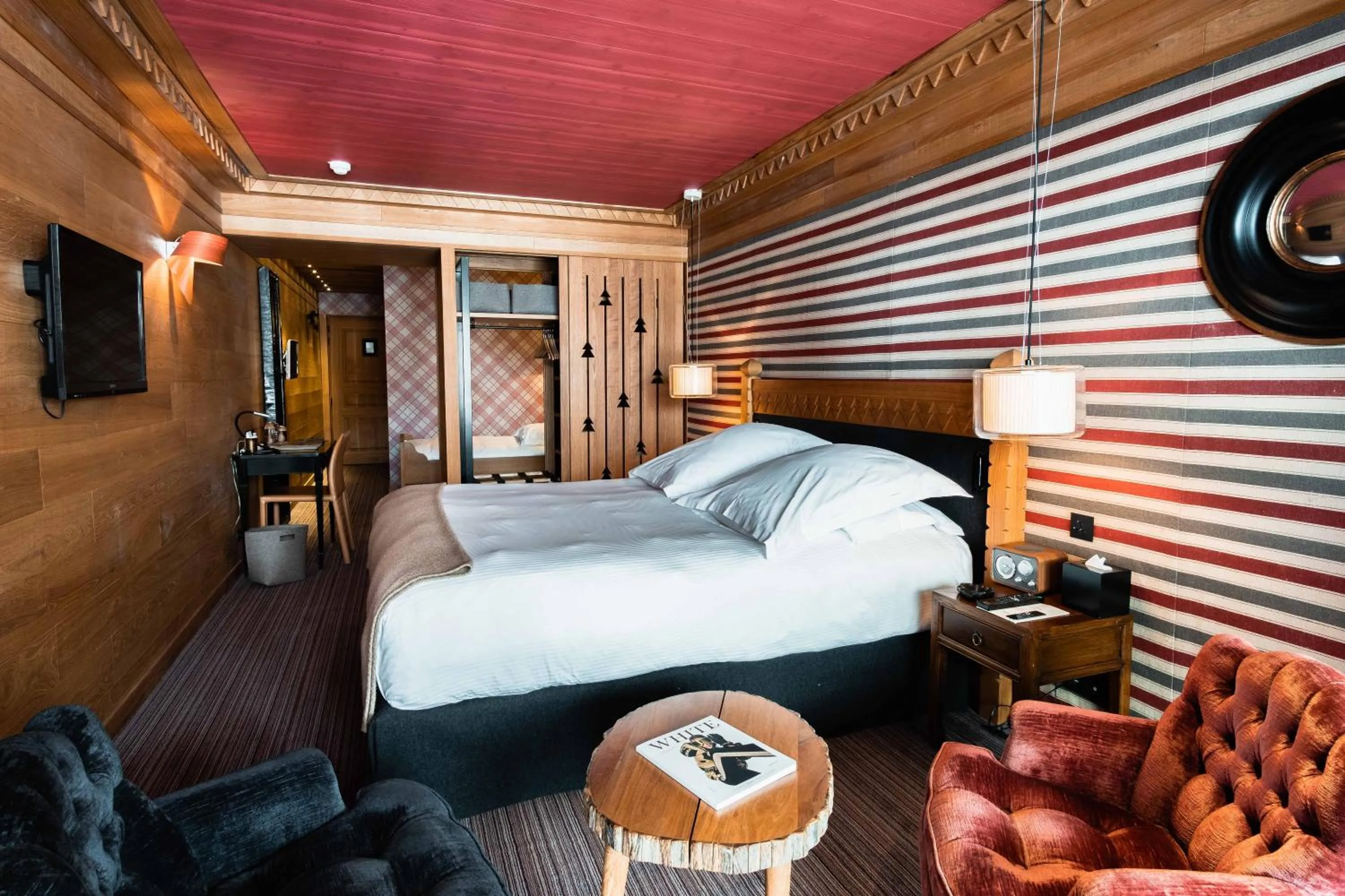 Photo of the whole room, Bed in Hôtel LE BLIZZARD