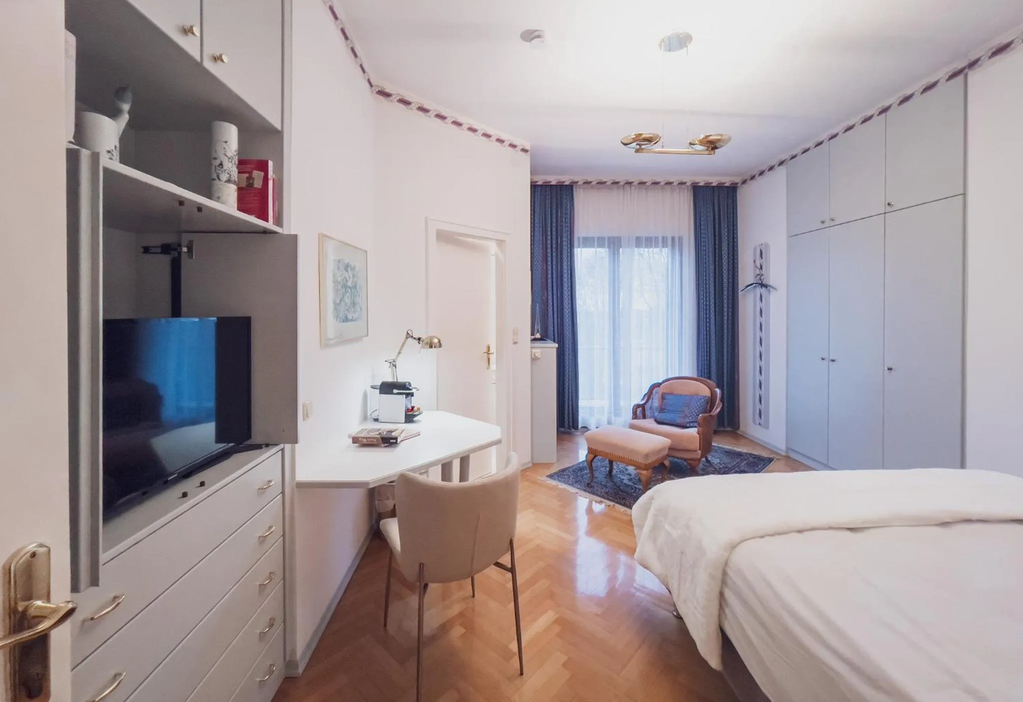 Photo of the whole room, Bed in Landhaus zu Kürenberg