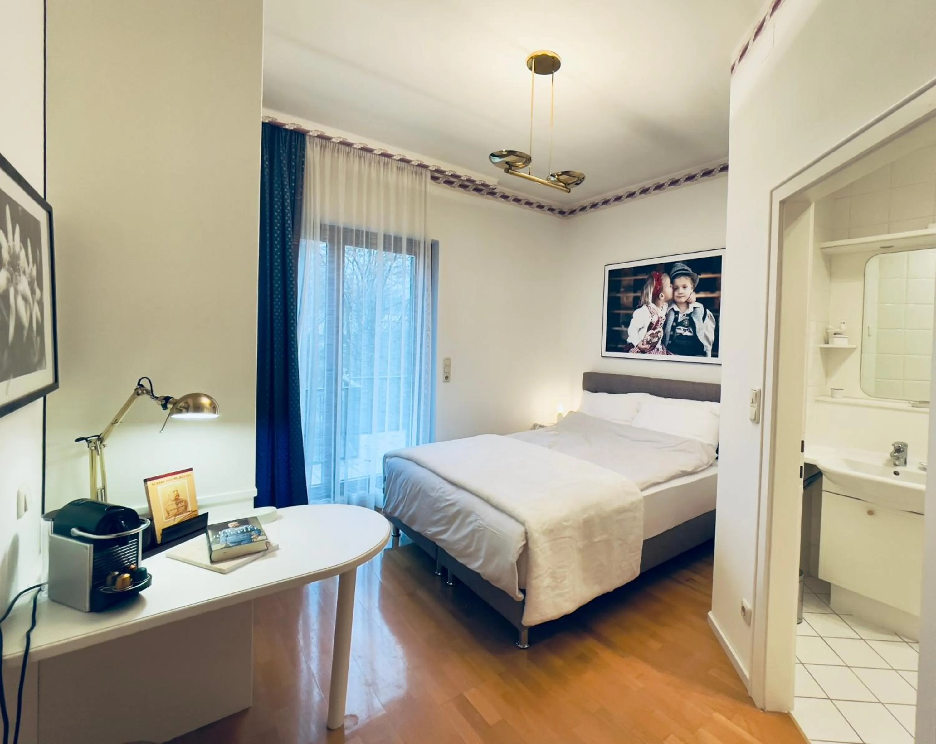 Photo of the whole room, Bed in Landhaus zu Kürenberg