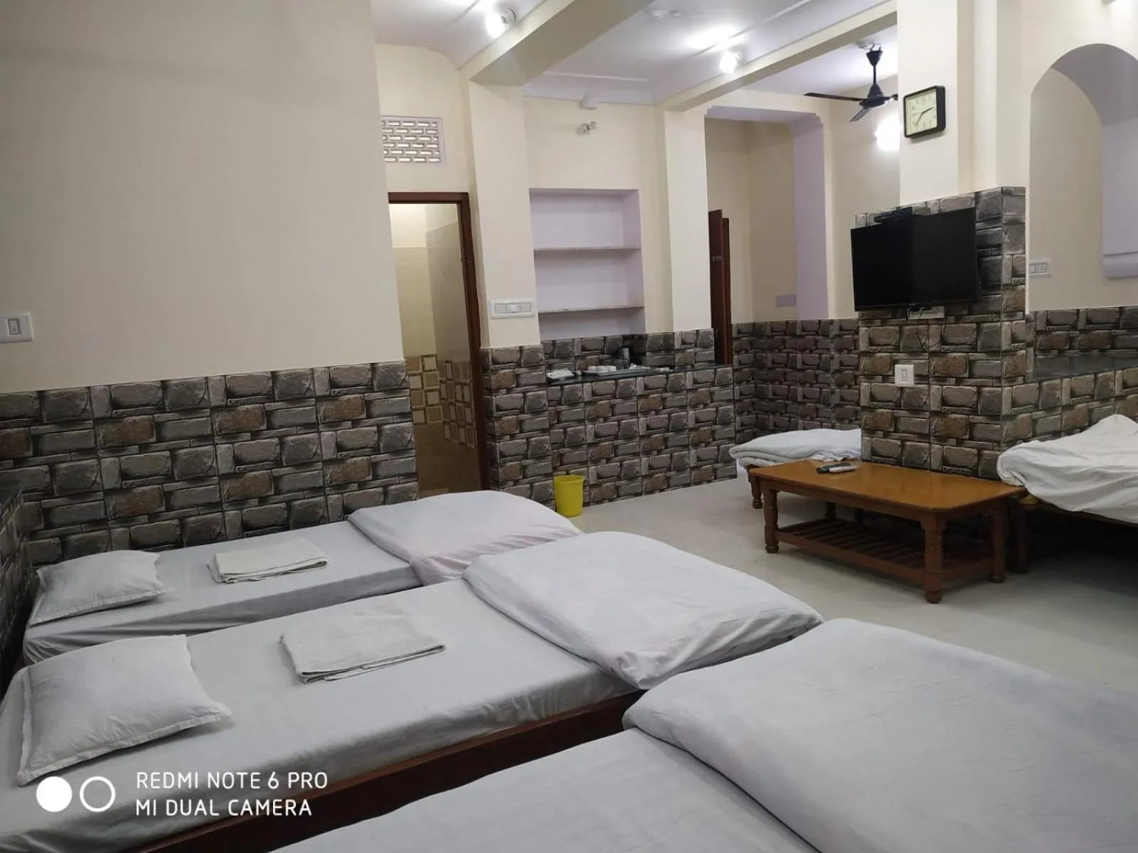 Bed in BOBY HOME STAY "BOBY MANSION" Jaipur