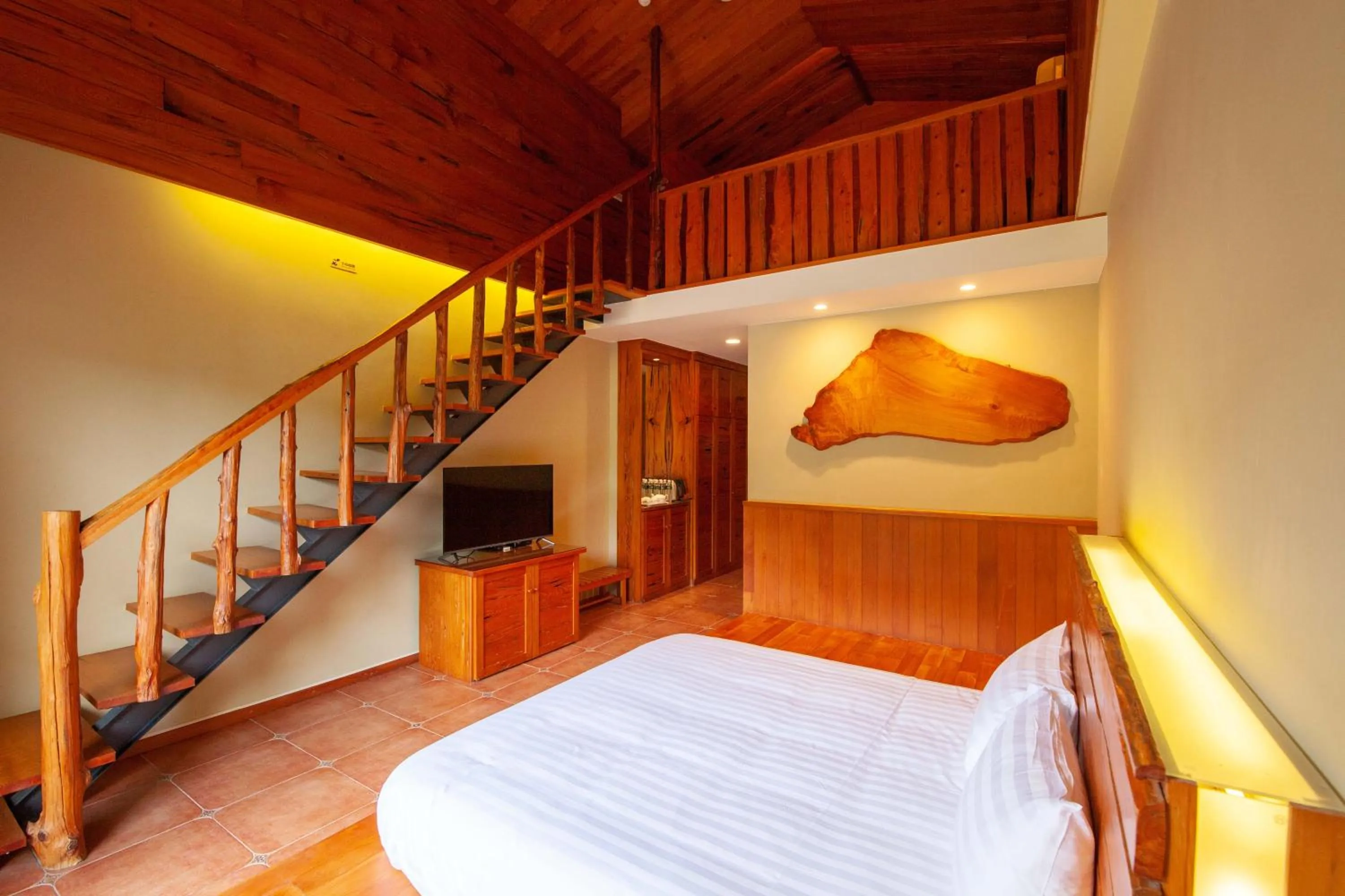 Bedroom, Bed in Hinoki House