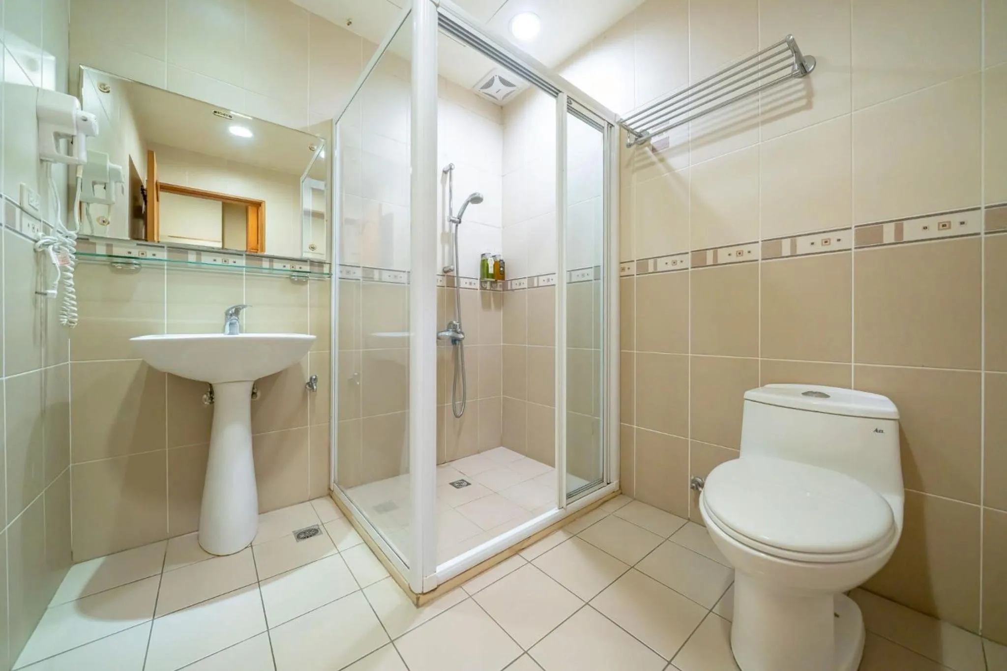 Shower in 檜木屋民宿