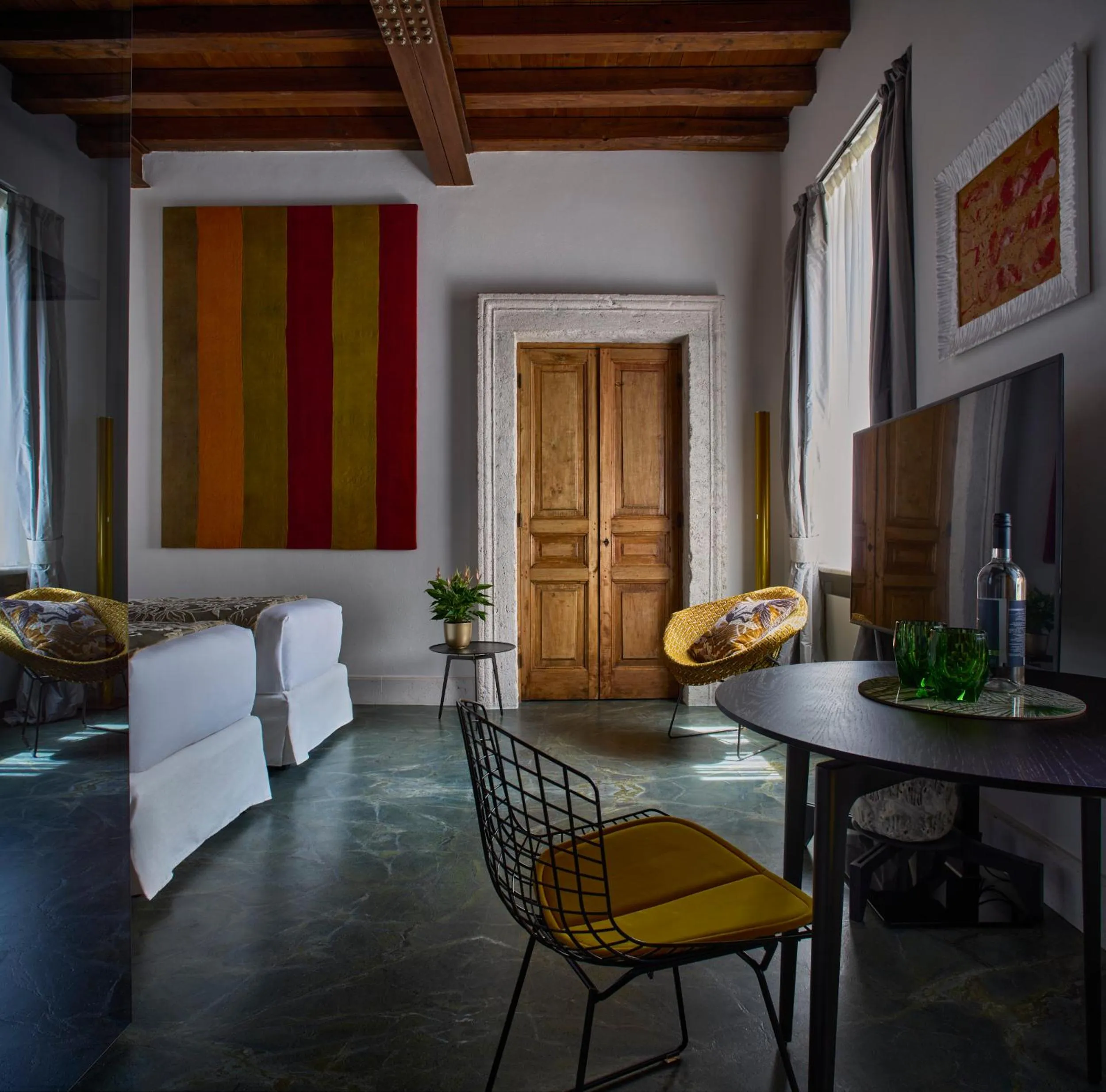 Seating area in Palazzo Delle Pietre - Luxury Apartments