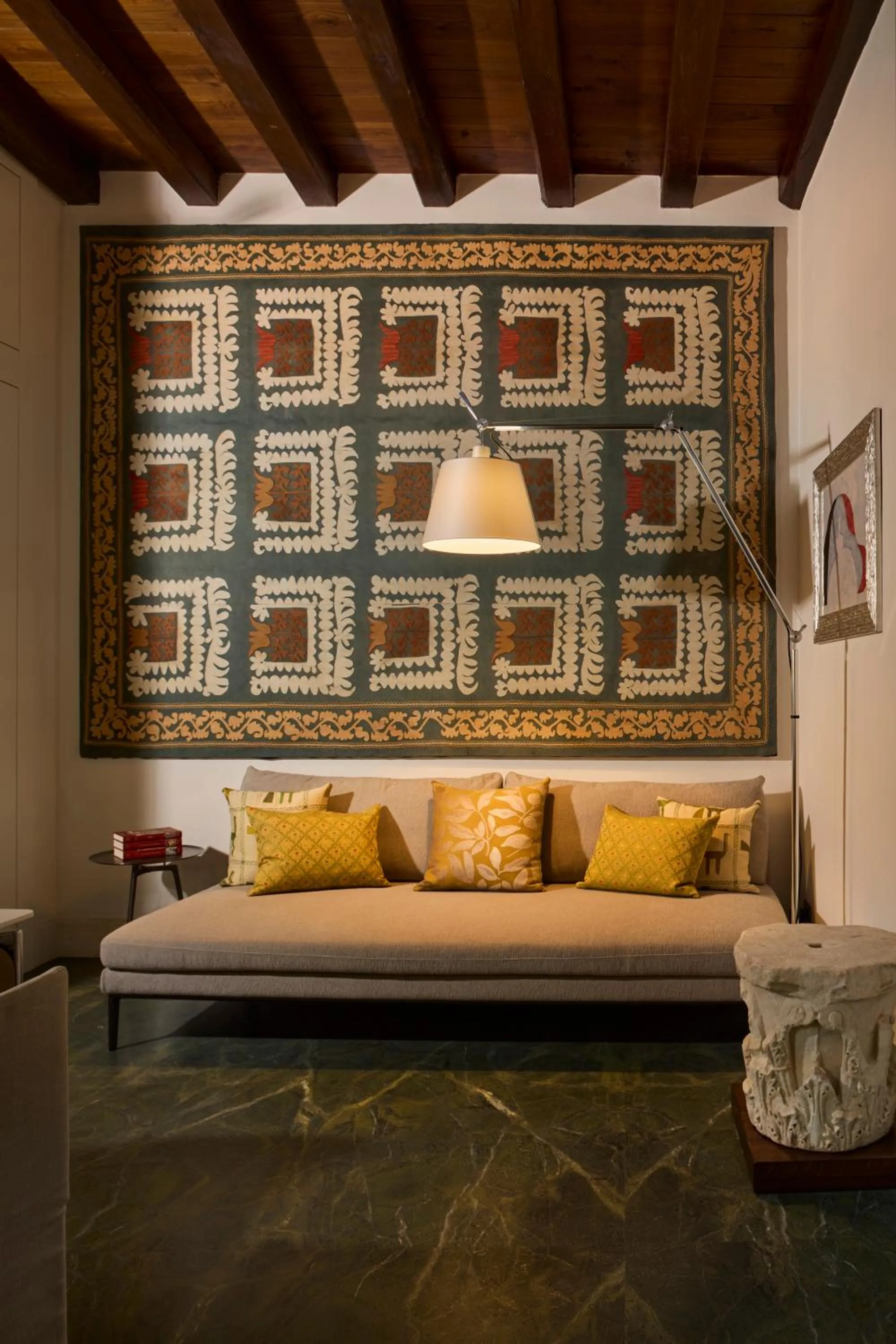 Seating area in Palazzo Delle Pietre - Luxury Apartments