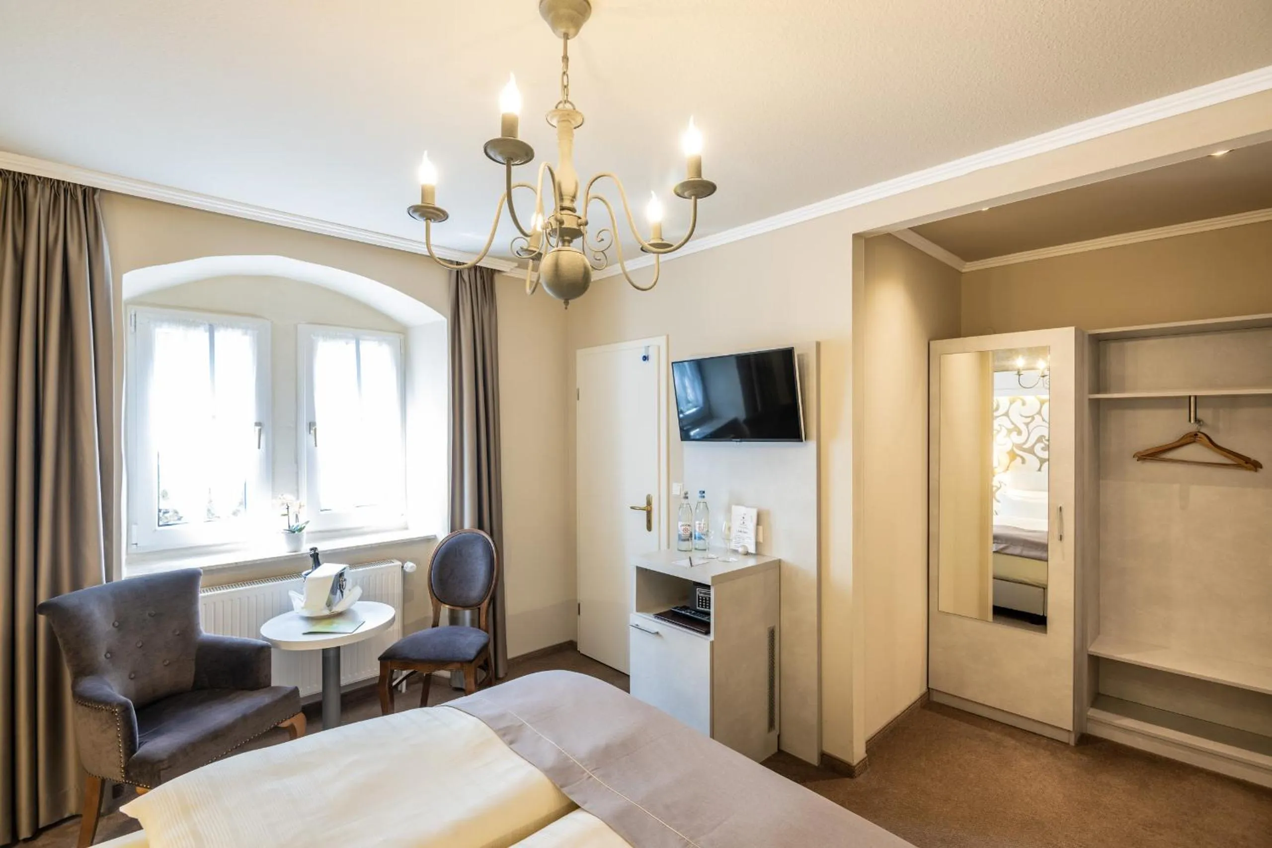 Bedroom, Bed in Schloß-Hotel Petry