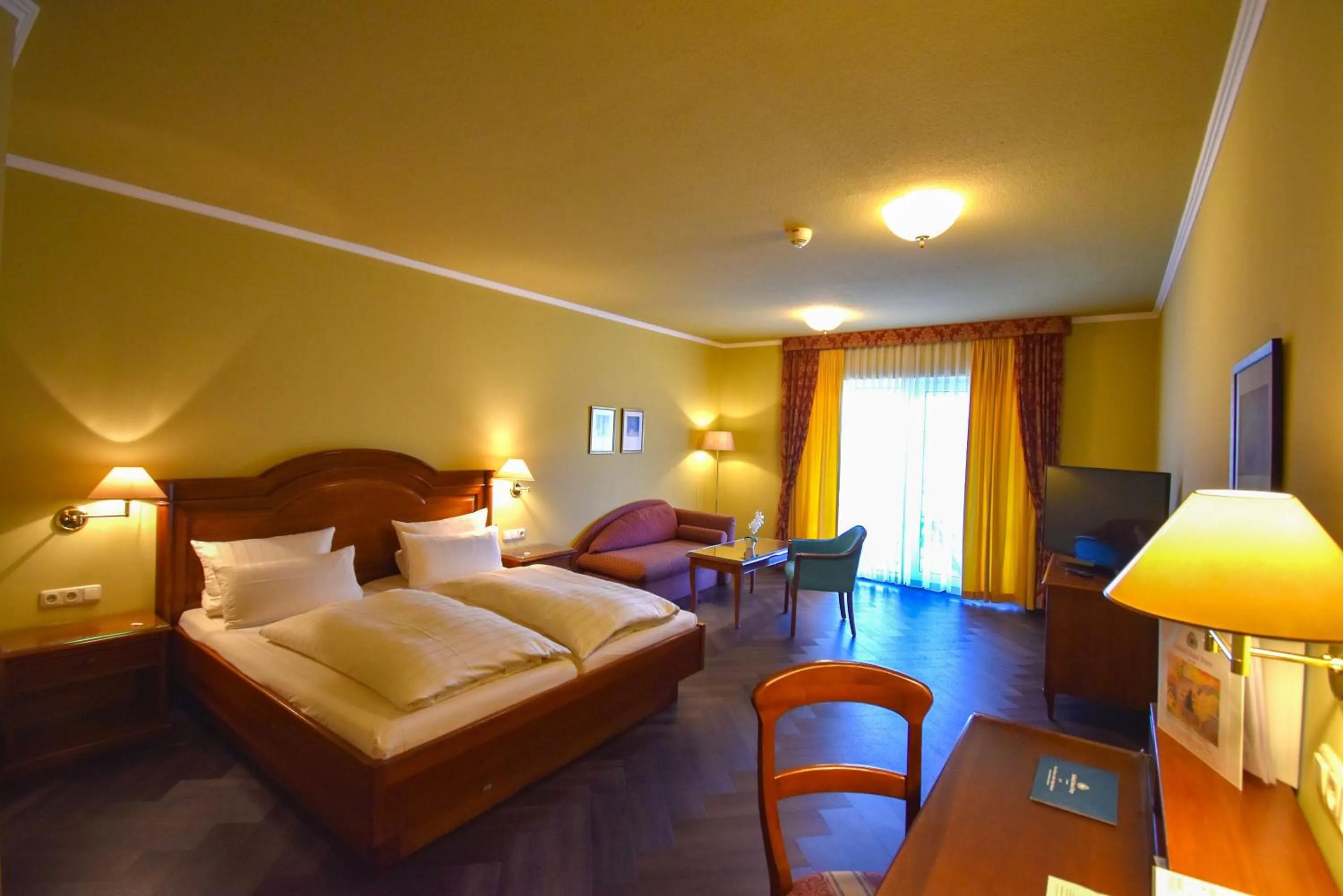 Photo of the whole room, Bed in Schloß-Hotel Petry