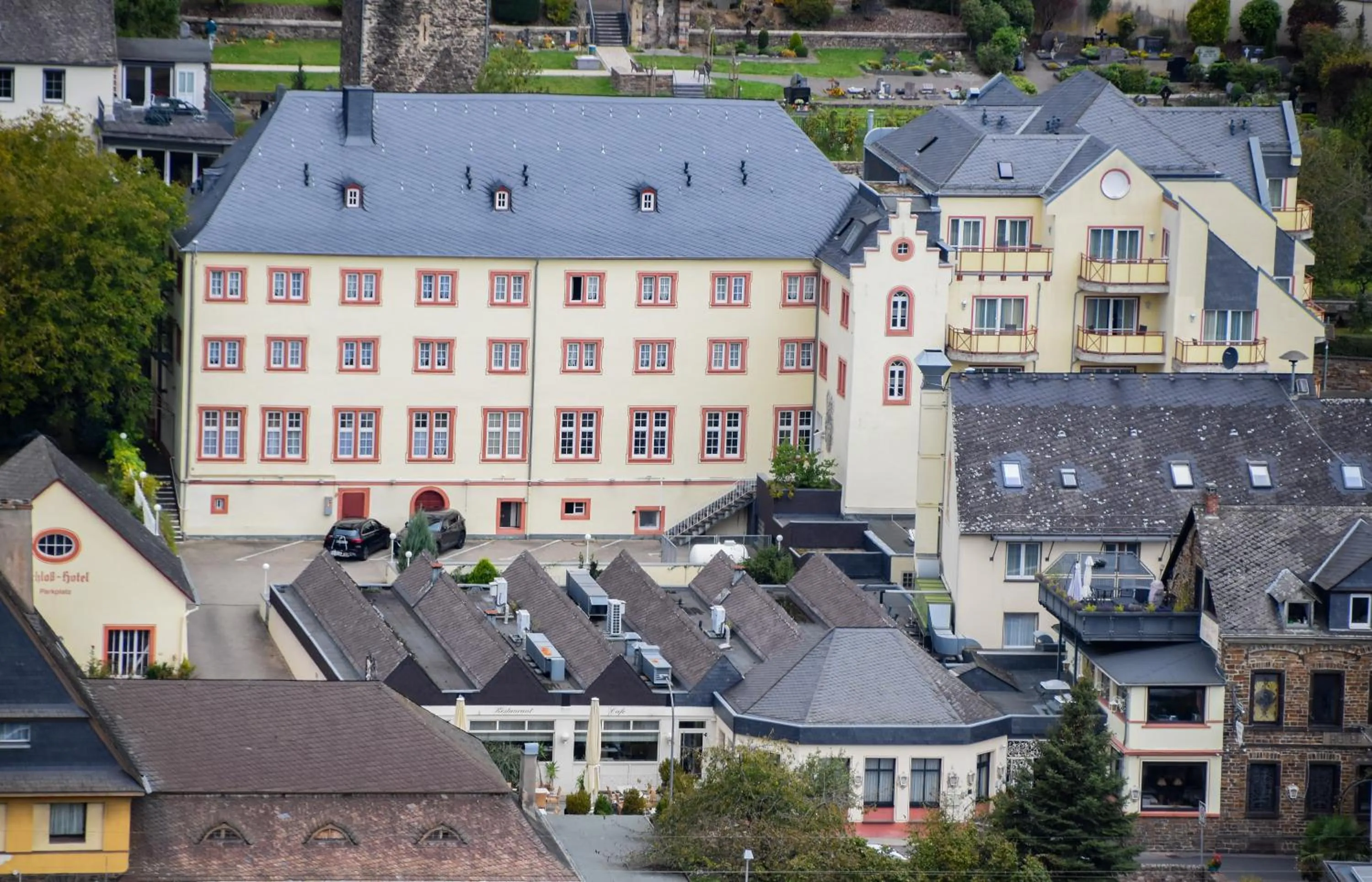 Property building in Schloß-Hotel Petry