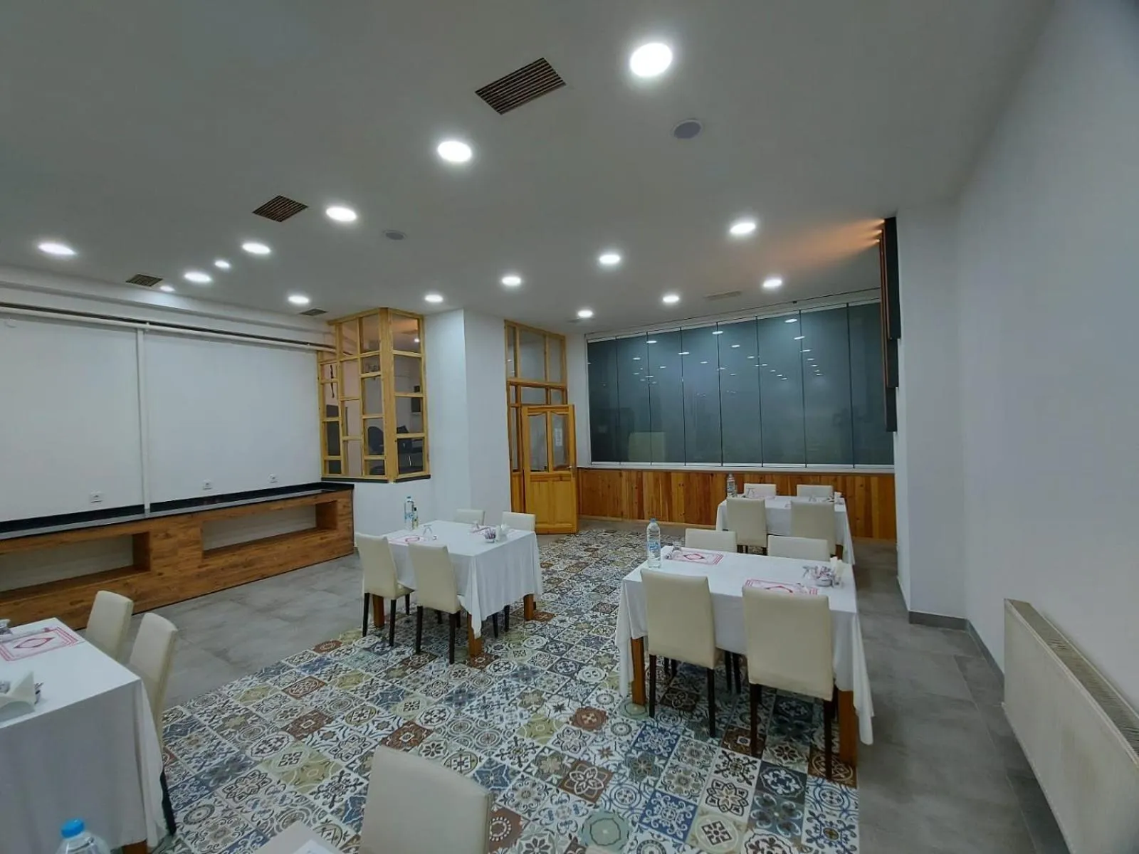 Restaurant/places to eat in ESKOPPremium OTEL