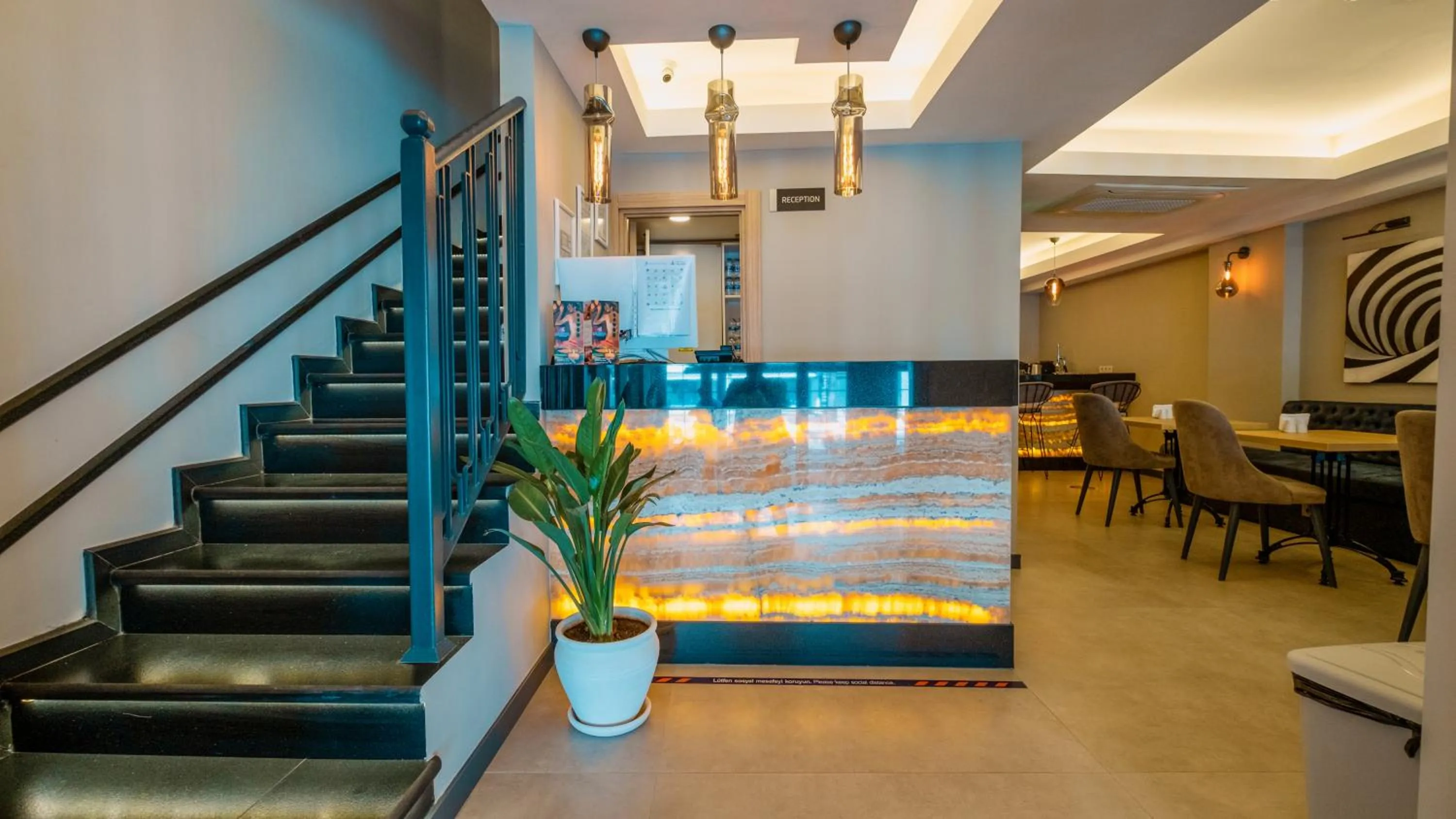 Lobby or reception in Alesta Midtown