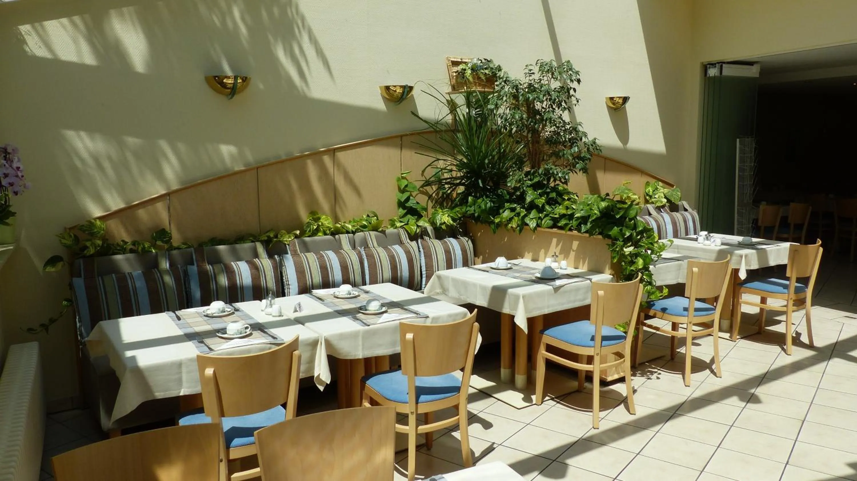 Buffet breakfast in Central Hotel Eschborn