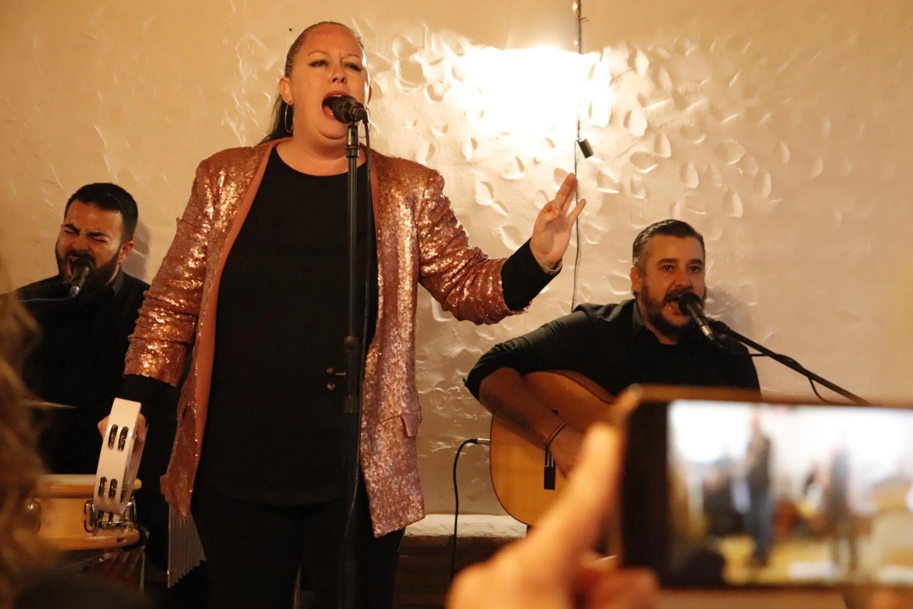 People in Hostal Restaurante Benalup Golf