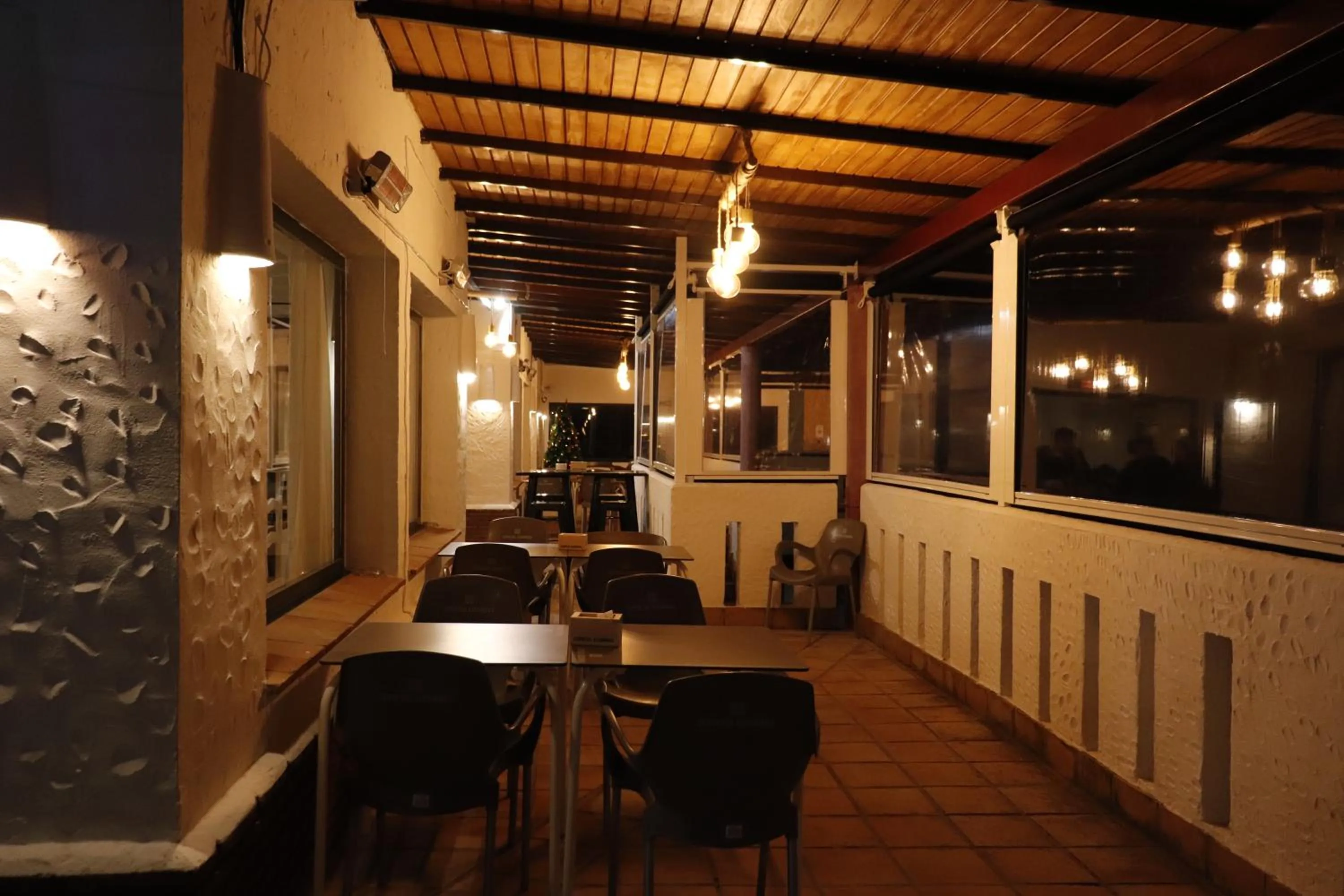 Restaurant/places to eat in Hostal Restaurante Benalup Golf