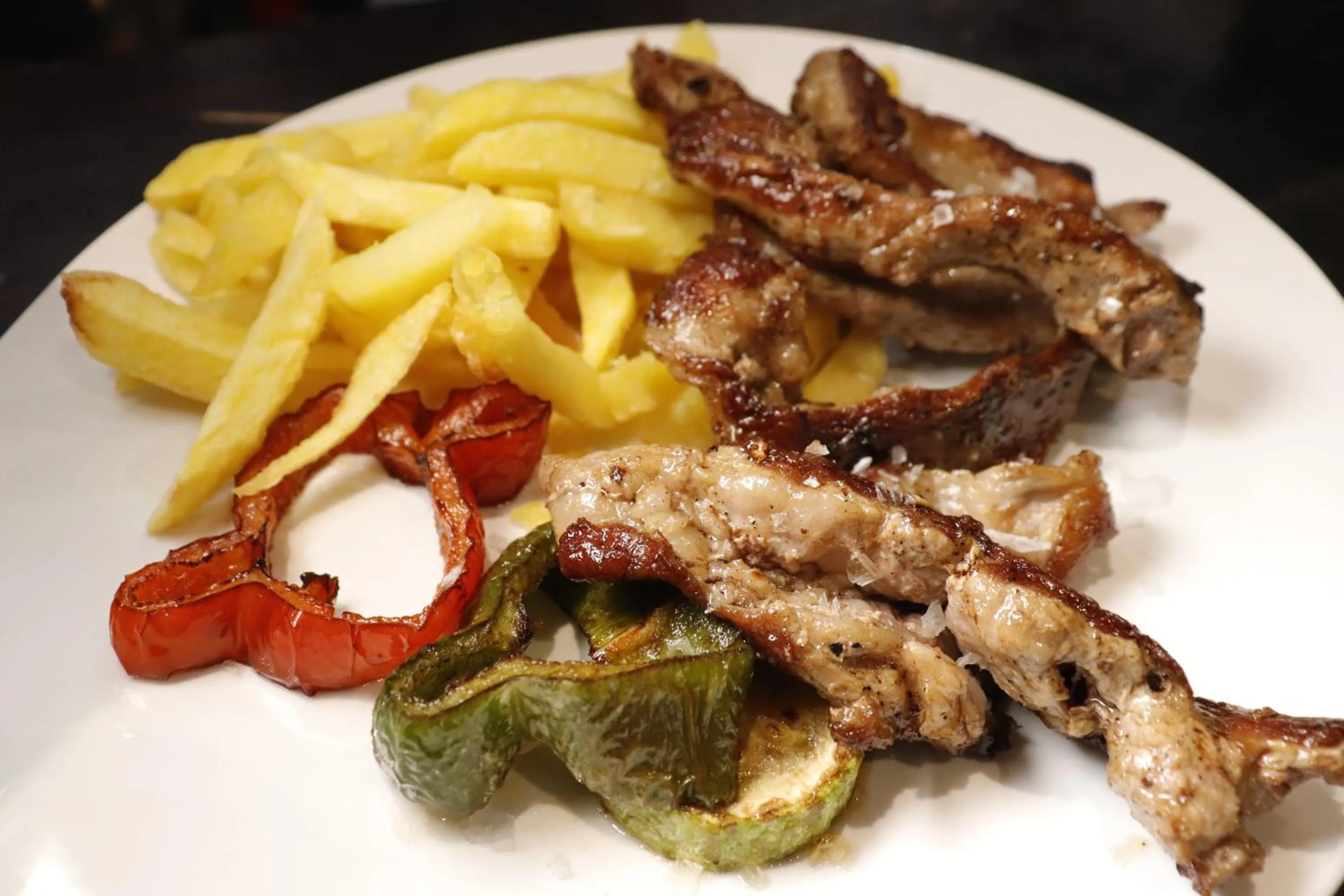 BBQ facilities in Hostal Restaurante Benalup Golf