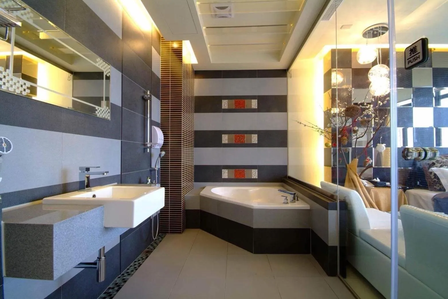 Bathroom in Lakeview Homestay