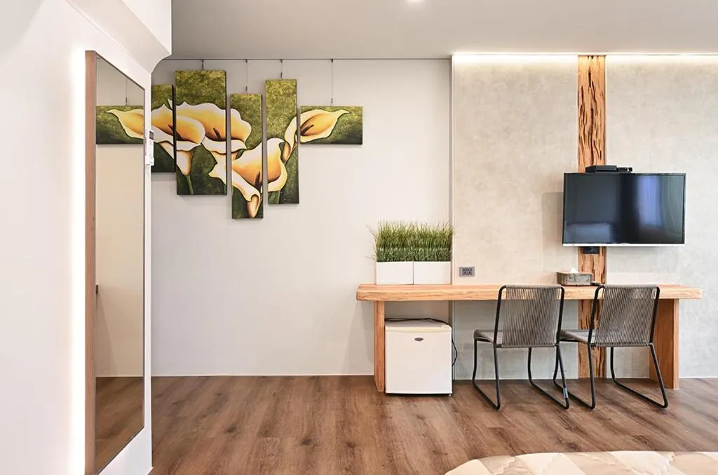 Photo of the whole room in Lakeview Homestay