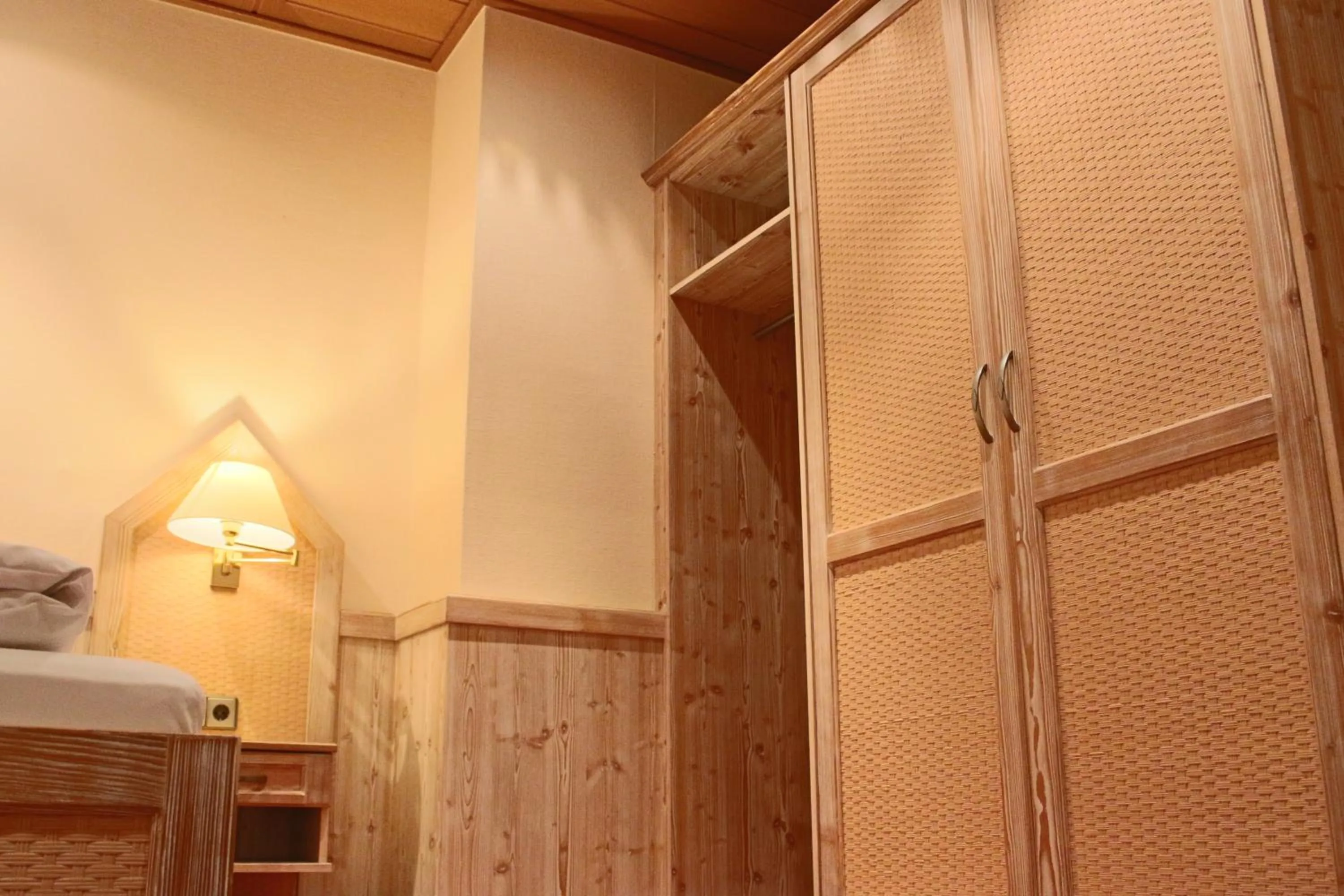 Photo of the whole room, Bed in Central-Hotel