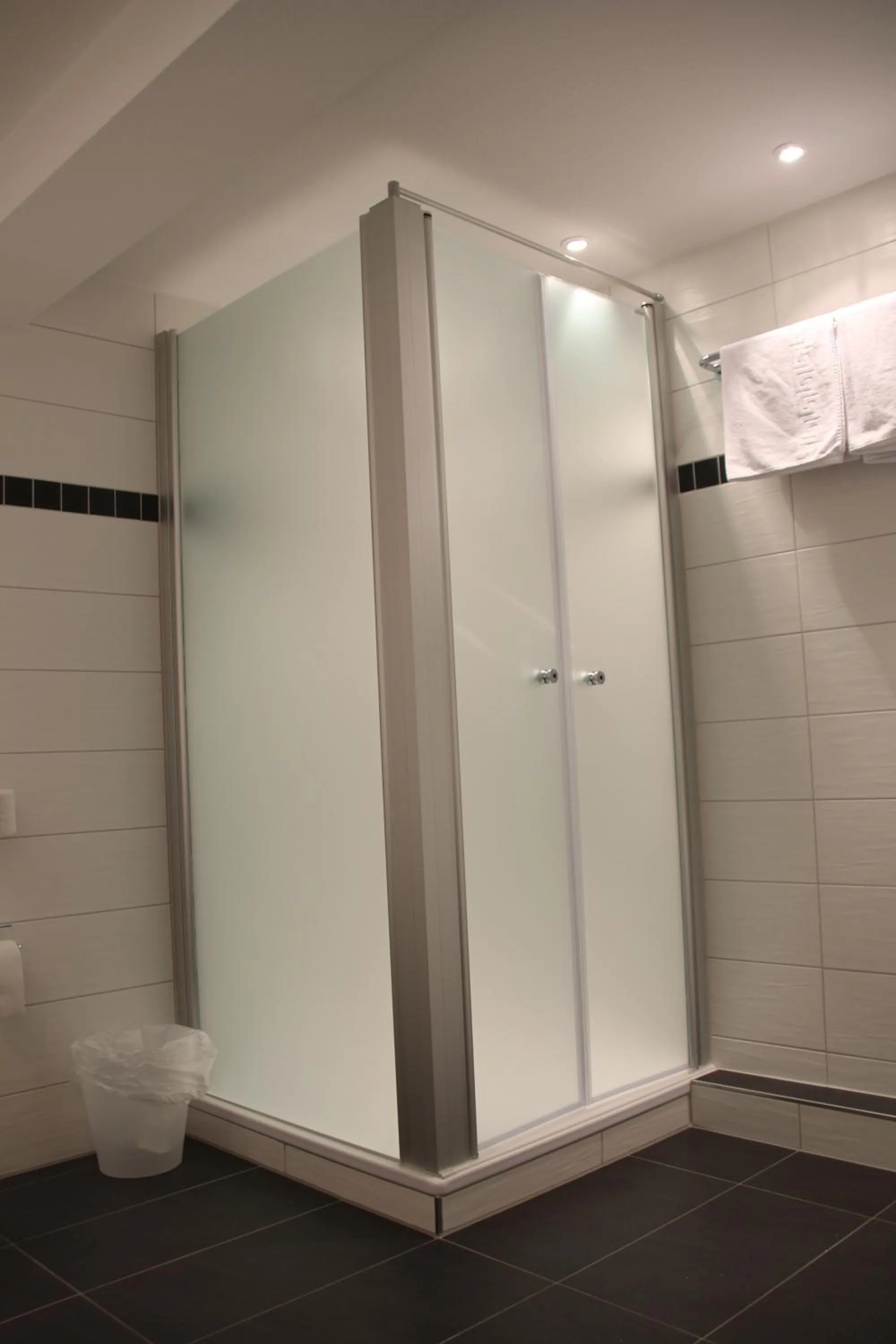 Shower in Central-Hotel