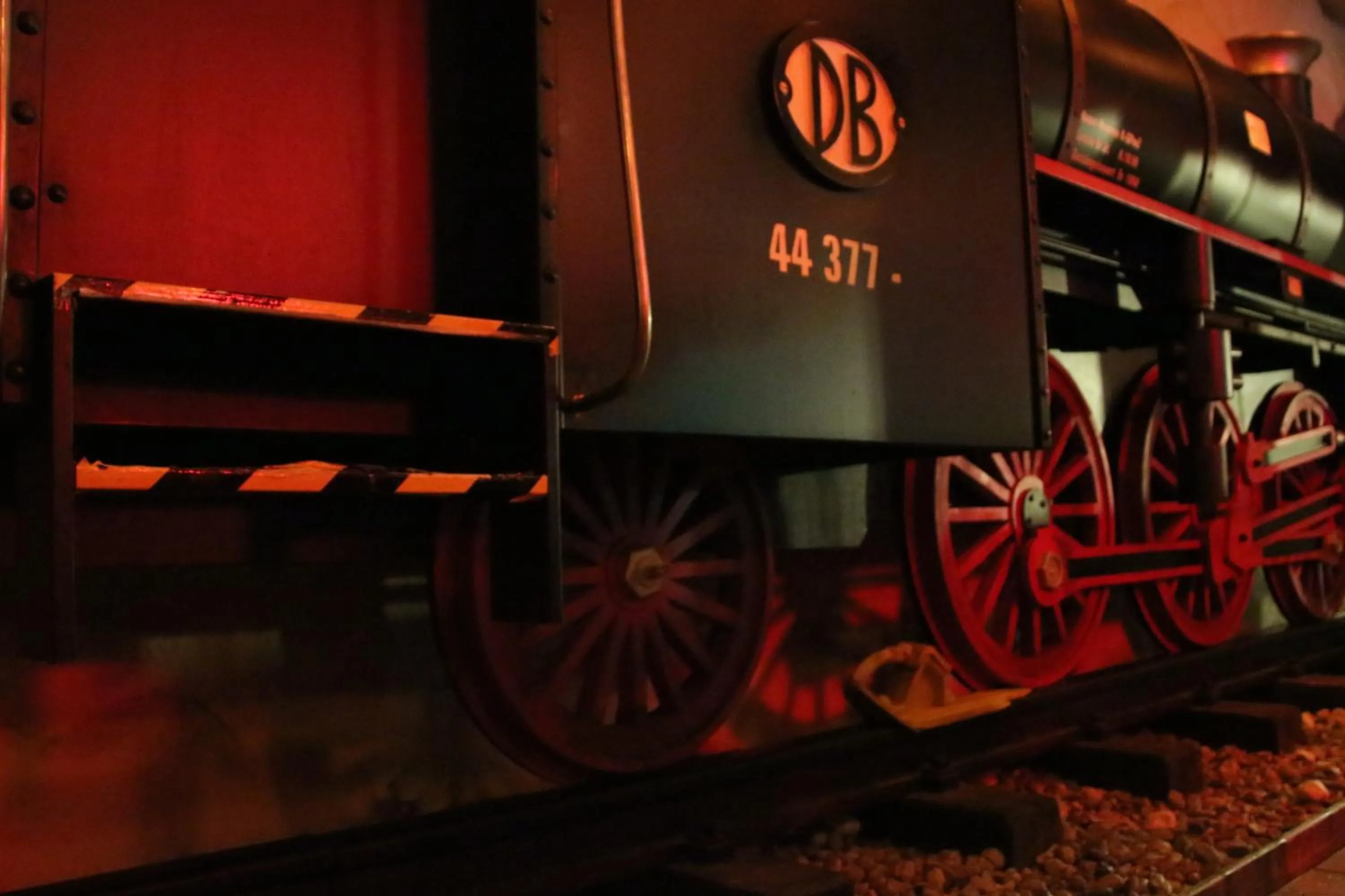 Restaurant/places to eat in Central-Hotel