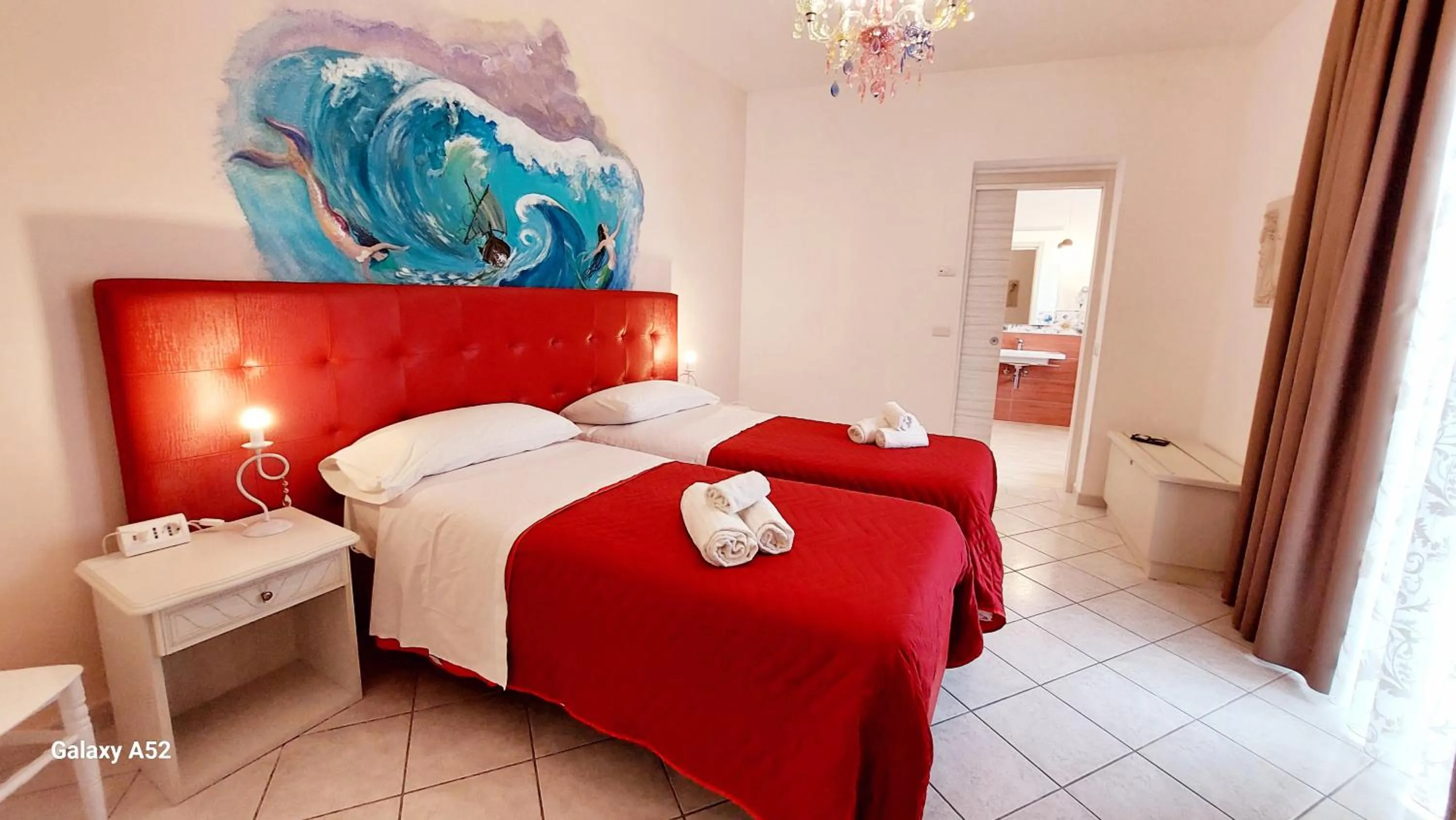 Photo of the whole room, Bed in Olimpo degli Dei