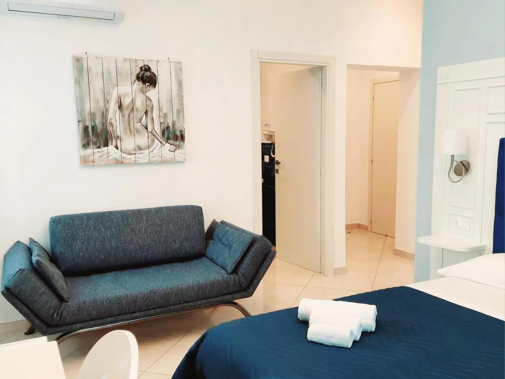 Photo of the whole room, Bed in Olimpo degli Dei