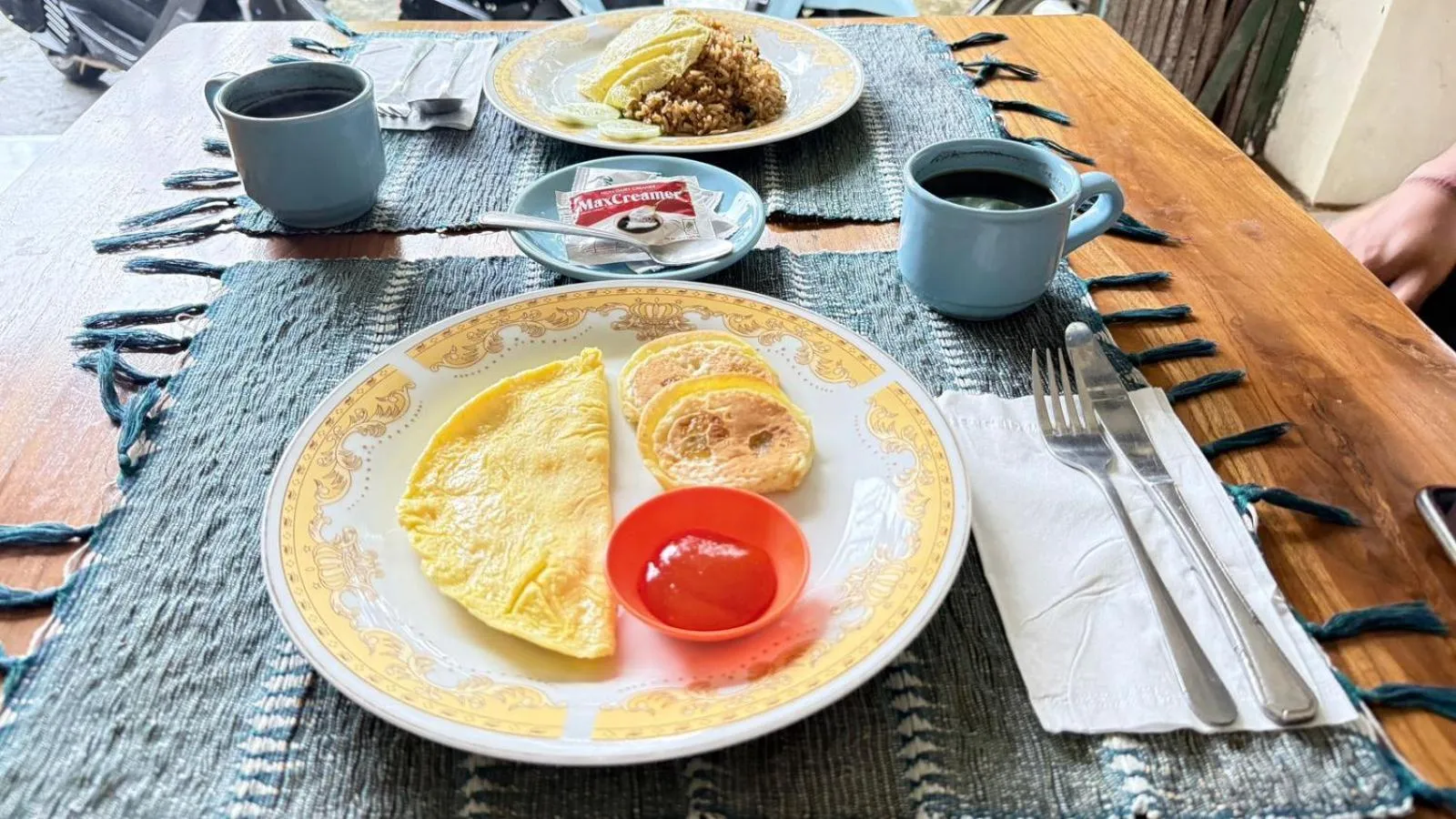 Breakfast in Vaneka Garden House