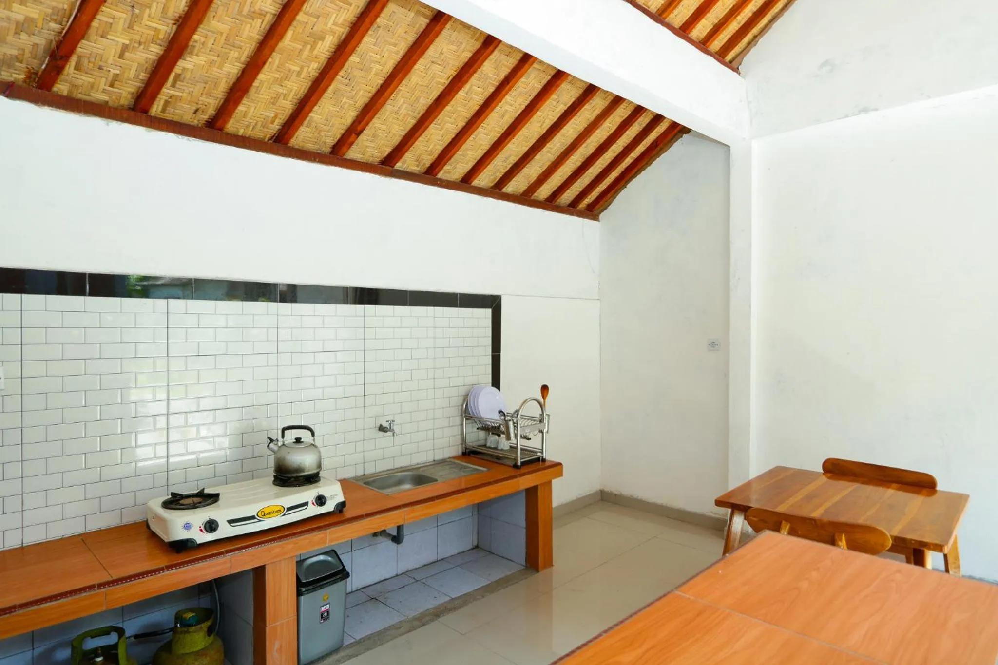 Restaurant/places to eat in Vaneka Garden House