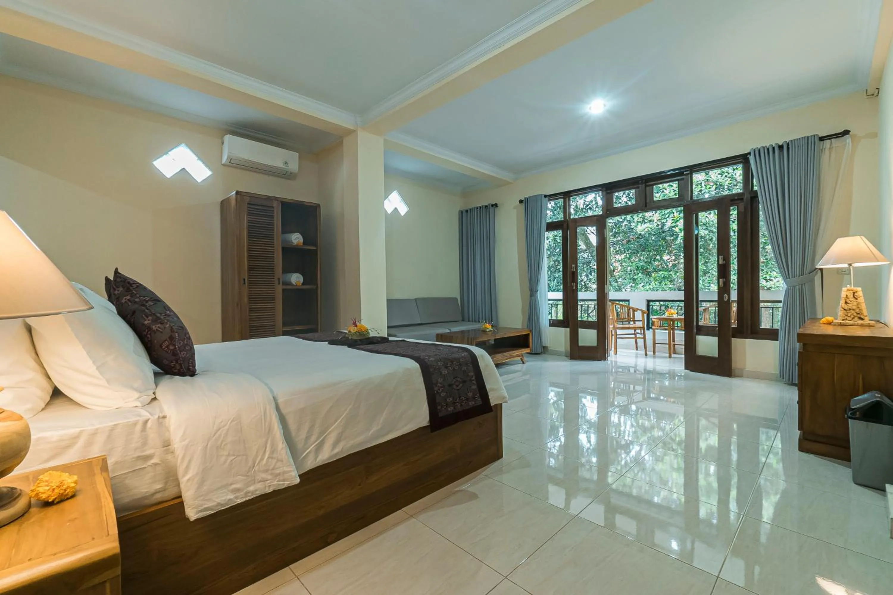 Bed in Vaneka Garden House