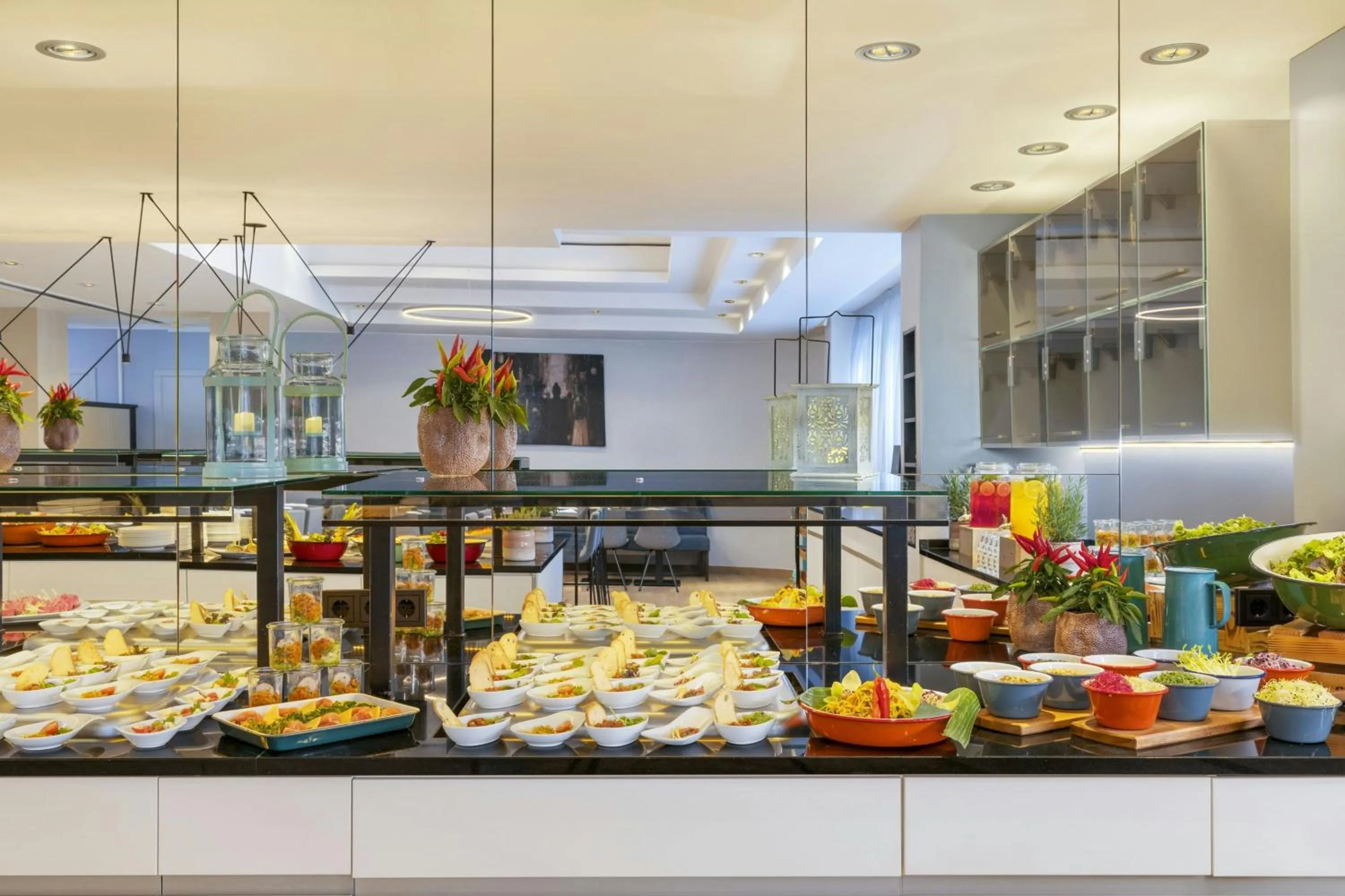 Restaurant/places to eat in Le Méridien Frankfurt