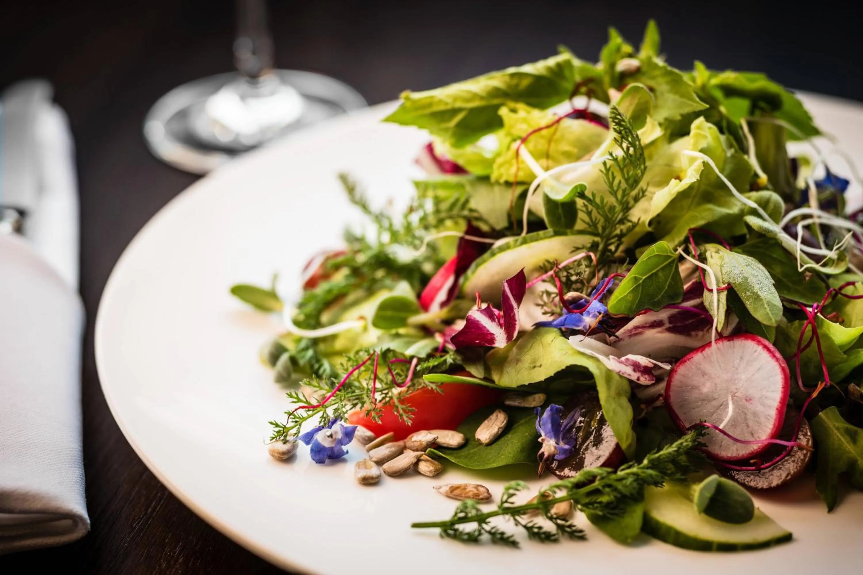 Restaurant/places to eat in Le Méridien Frankfurt