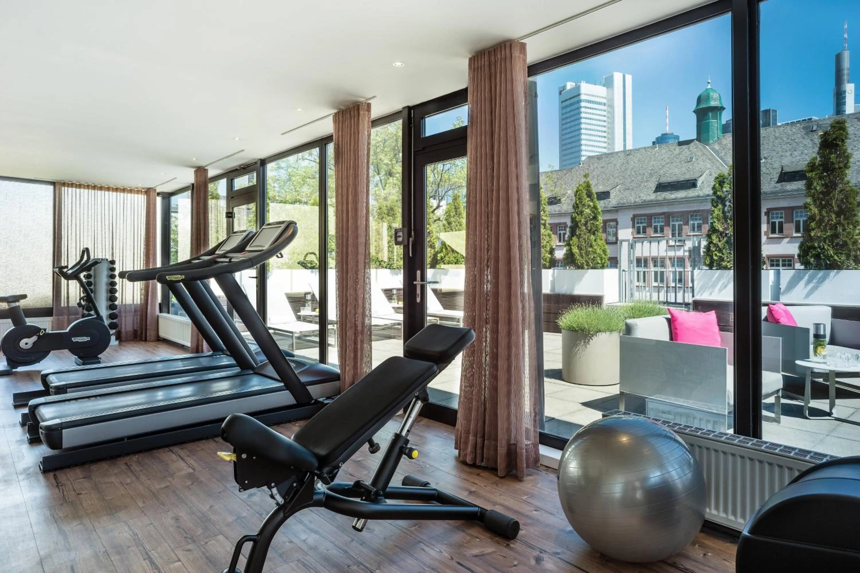 Fitness centre/facilities in Le Méridien Frankfurt