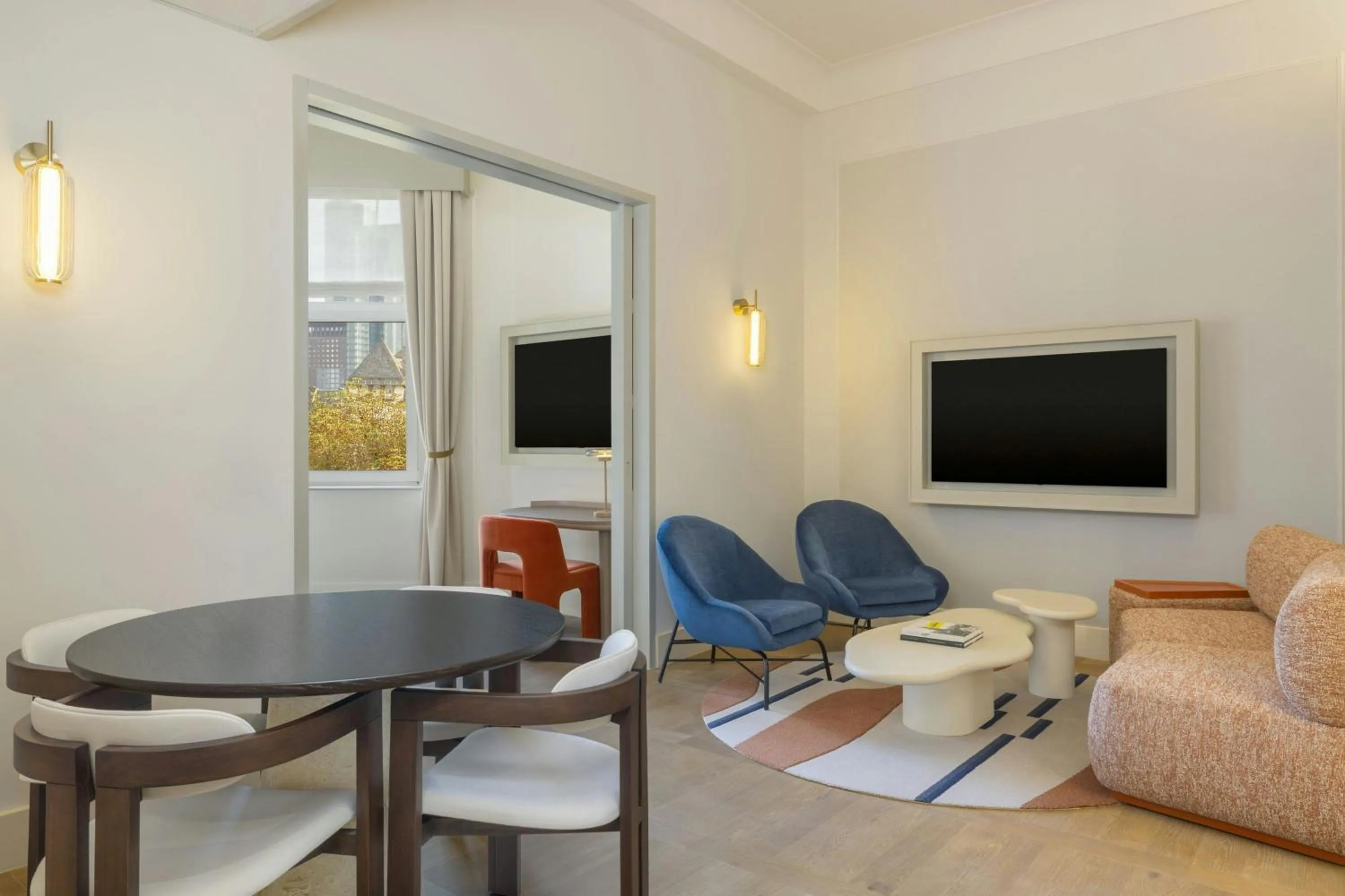 Living room in Le Méridien Frankfurt