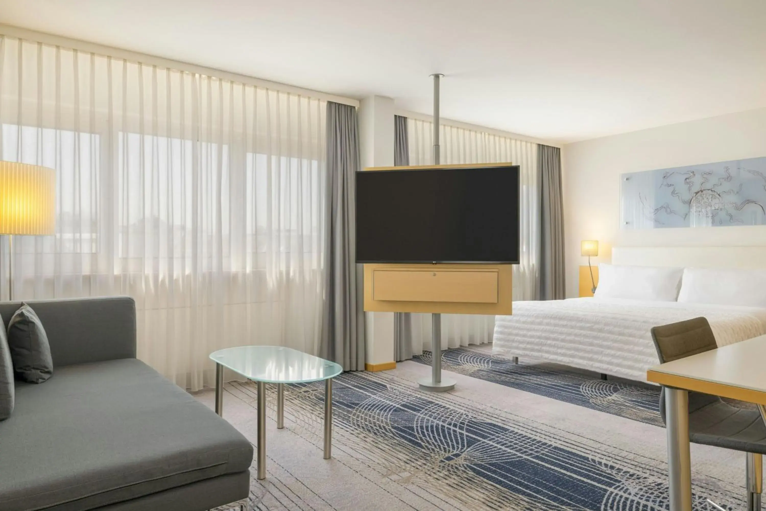 Deluxe King Room in Le Méridien Frankfurt Deluxe King Room in Le Méridien Frankfurt