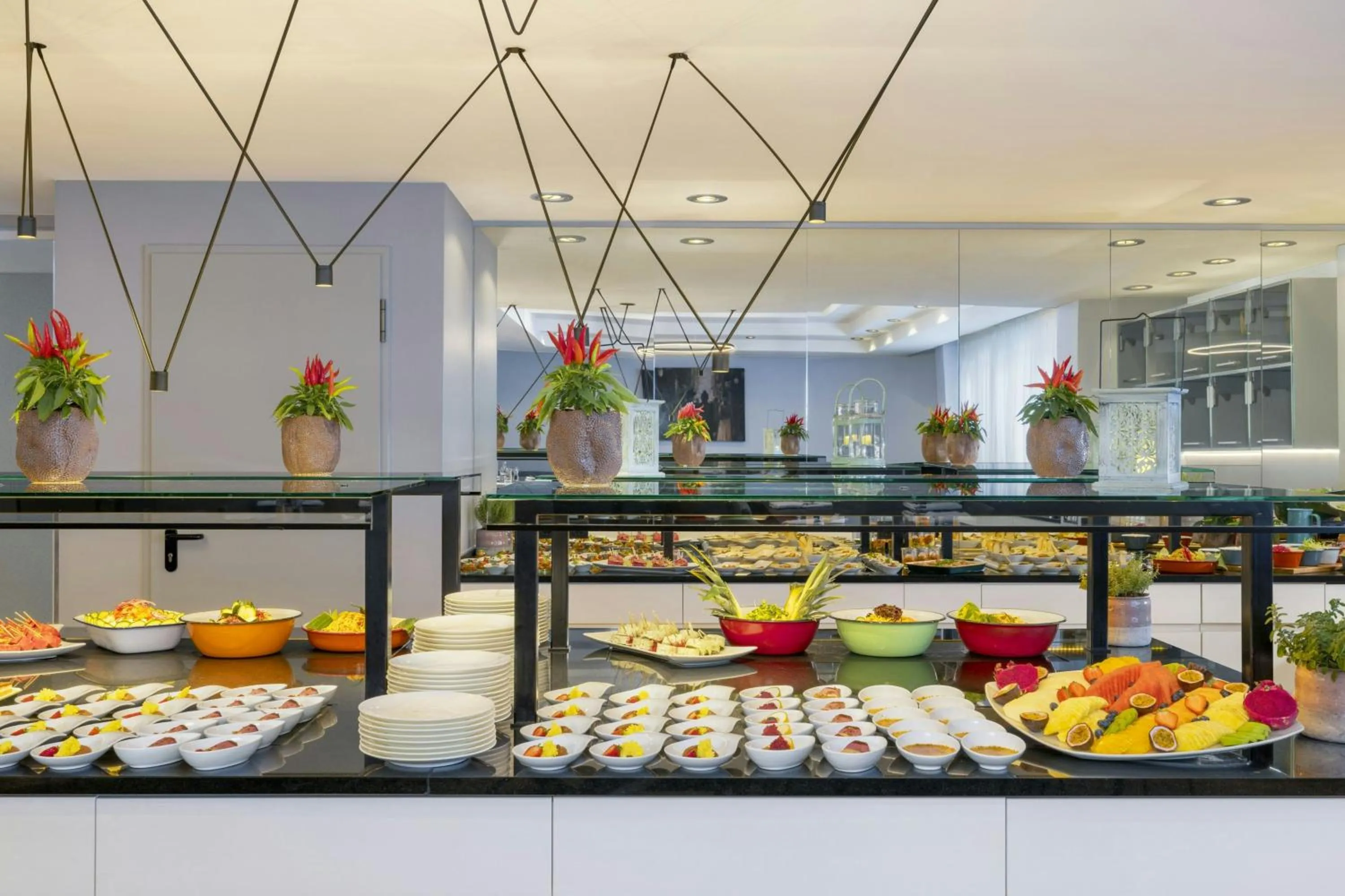 Restaurant/places to eat in Le Méridien Frankfurt