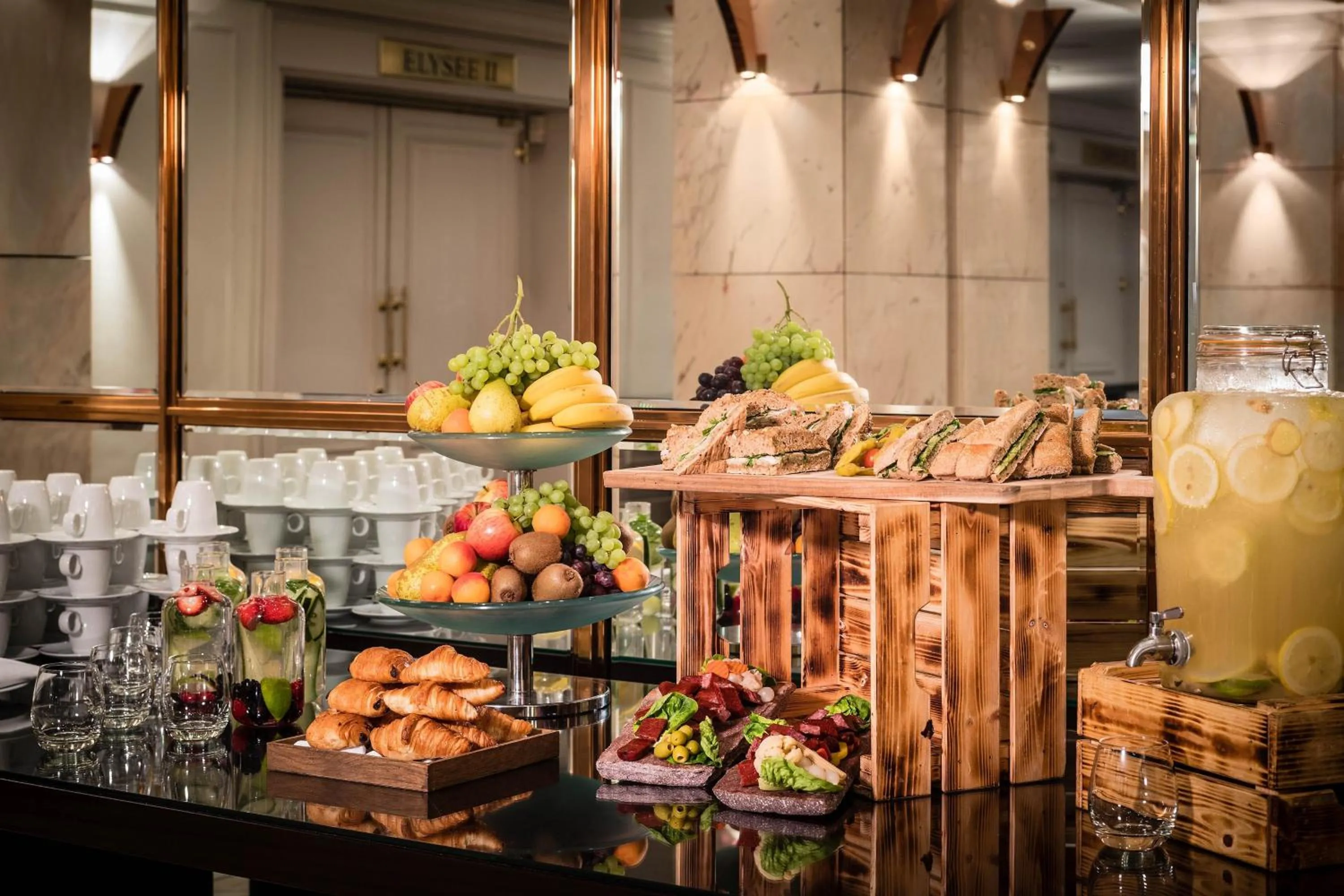 Lounge or bar in Le Méridien Stuttgart