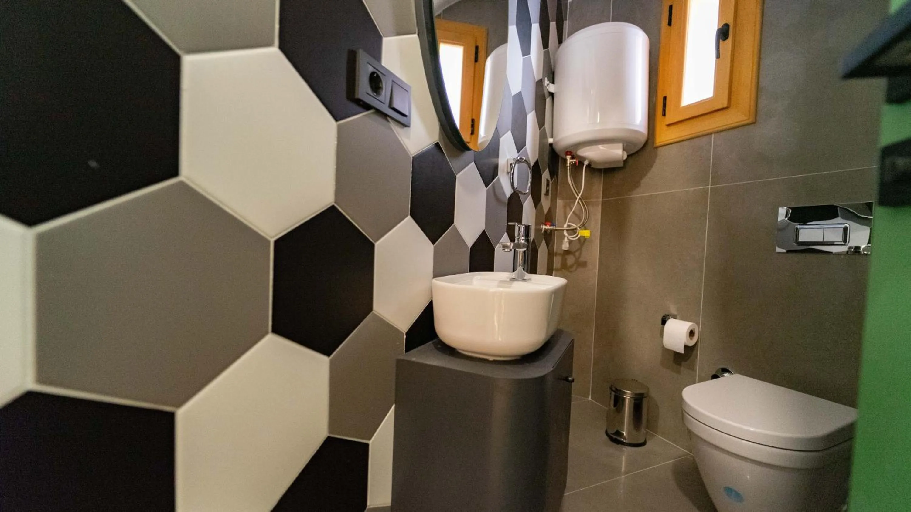 Toilet, Bathroom in Pier House Hotel