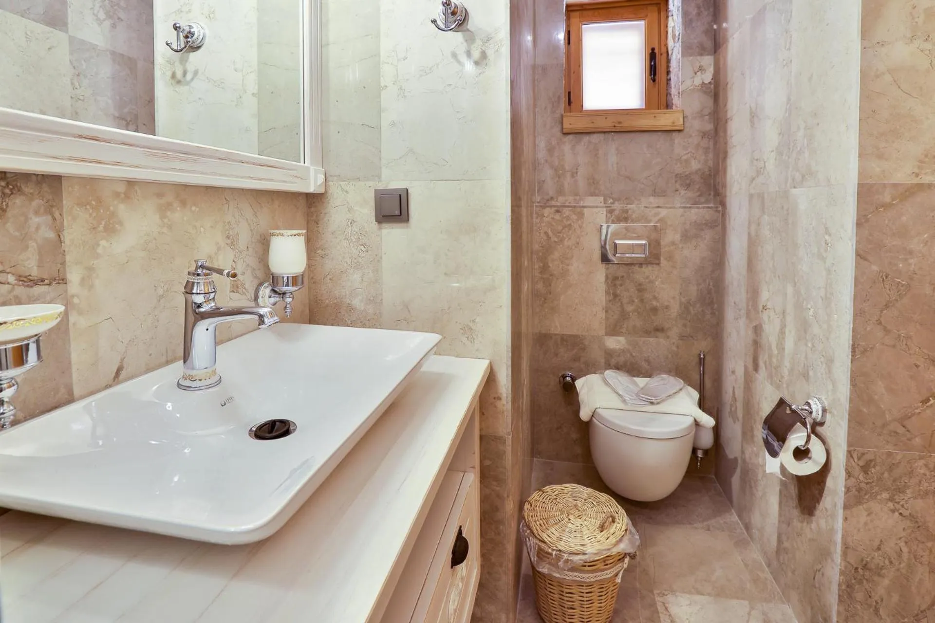 Toilet, Bathroom in Pier House Hotel