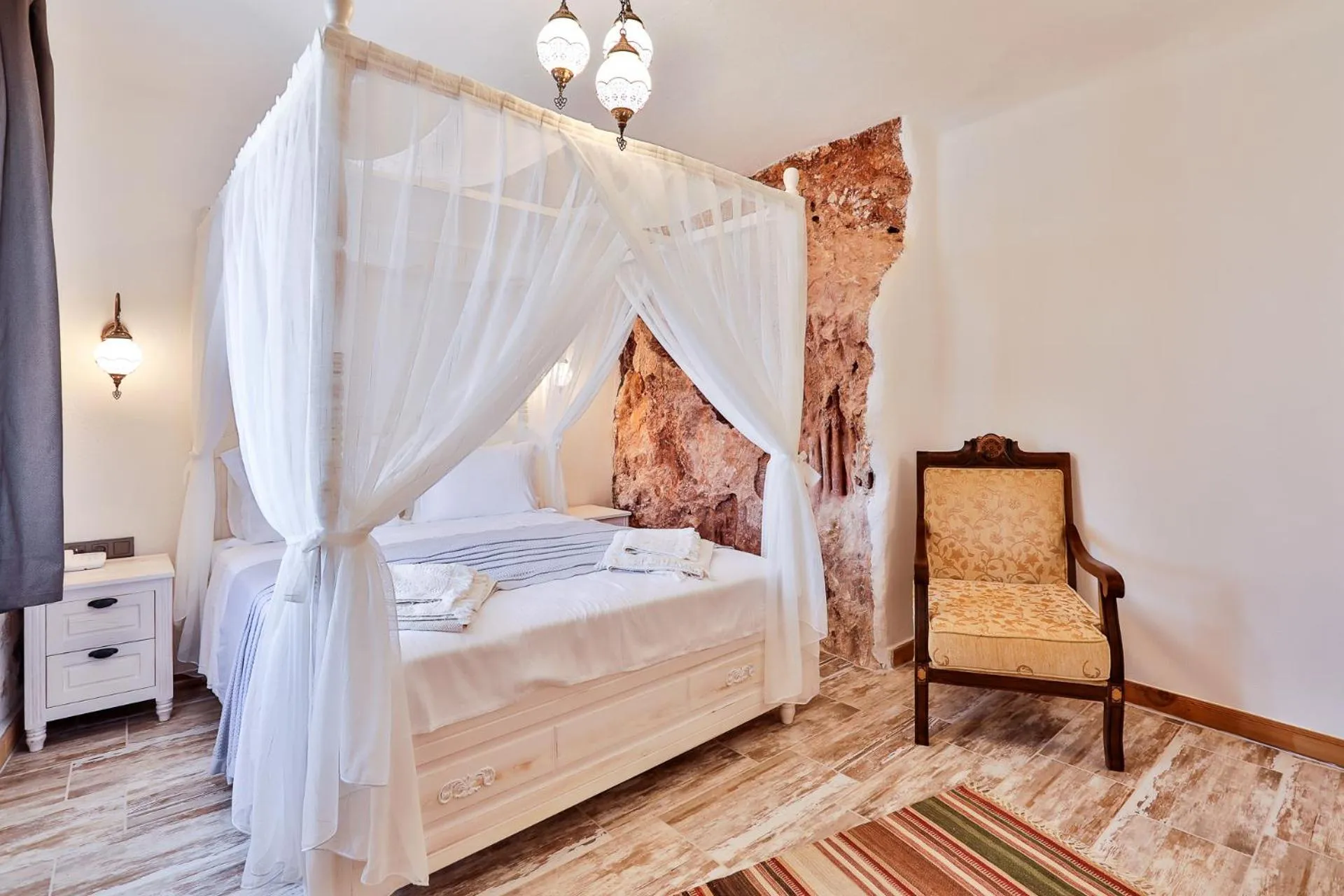 Bedroom in Pier House Hotel