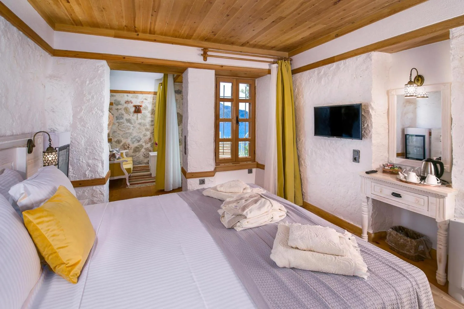 Photo of the whole room in Pier House Hotel