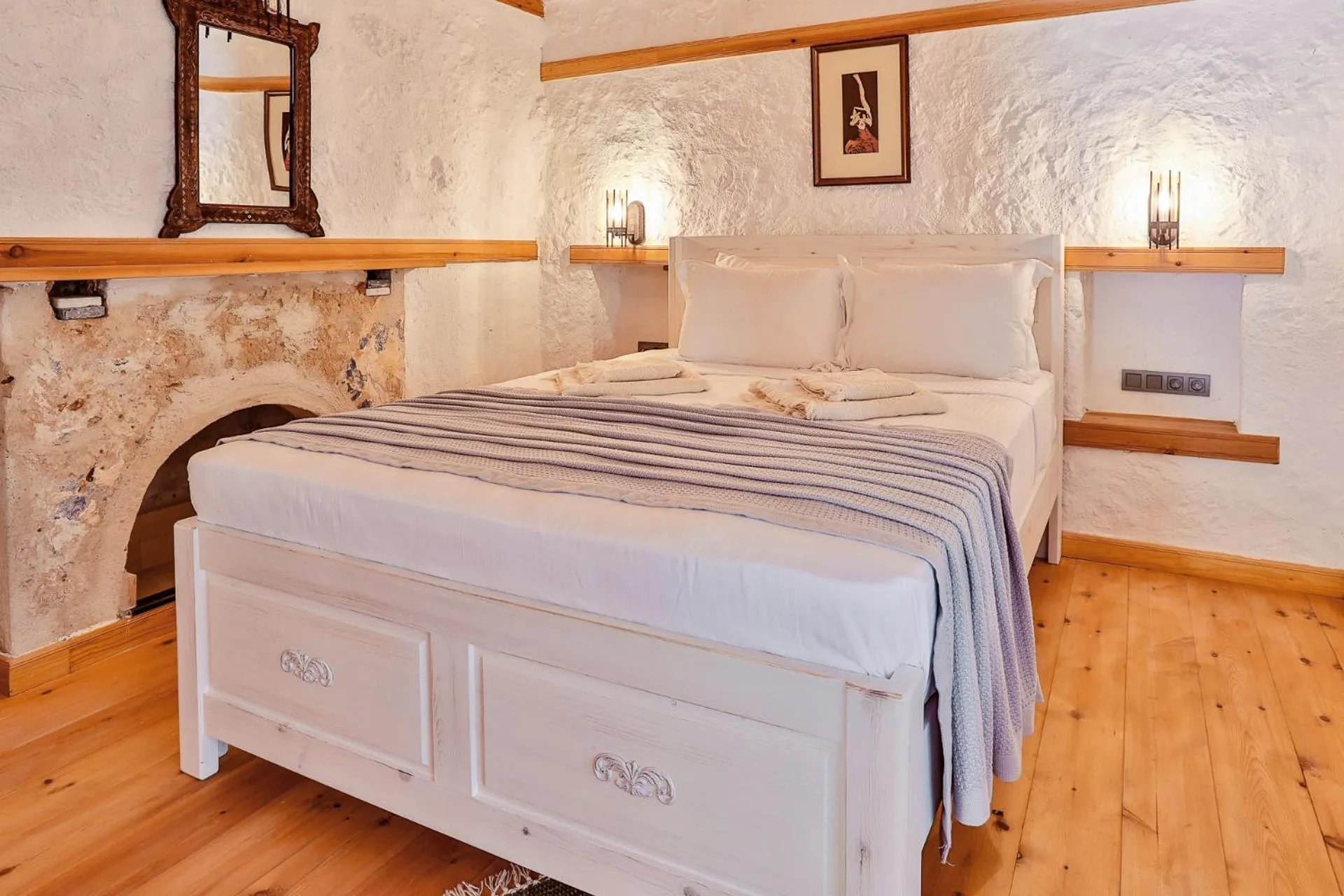 Bedroom in Pier House Hotel