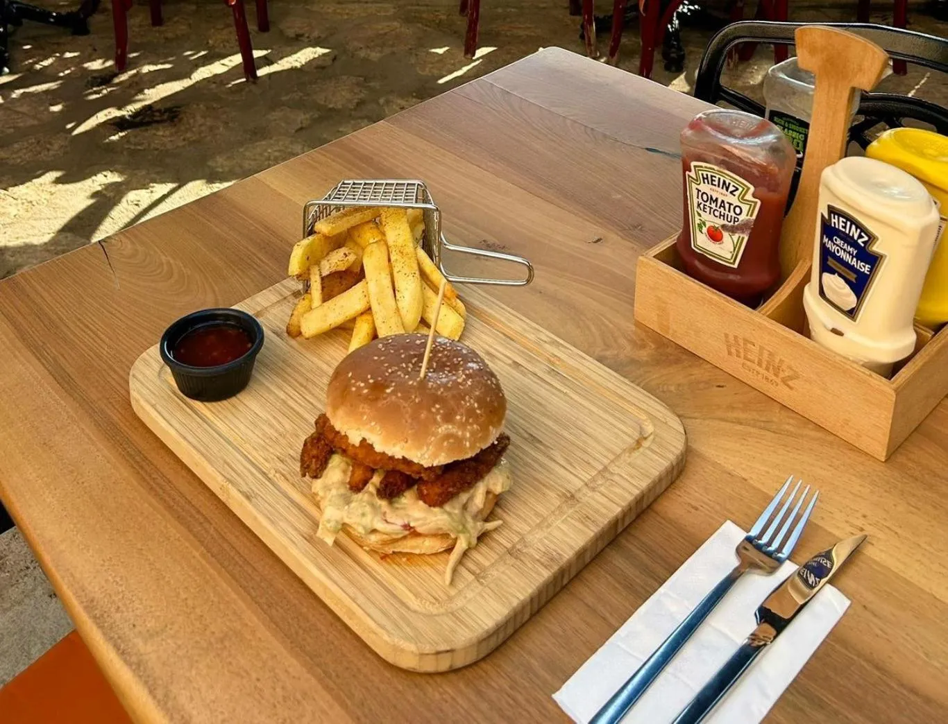 Restaurant/places to eat in Pier House Hotel