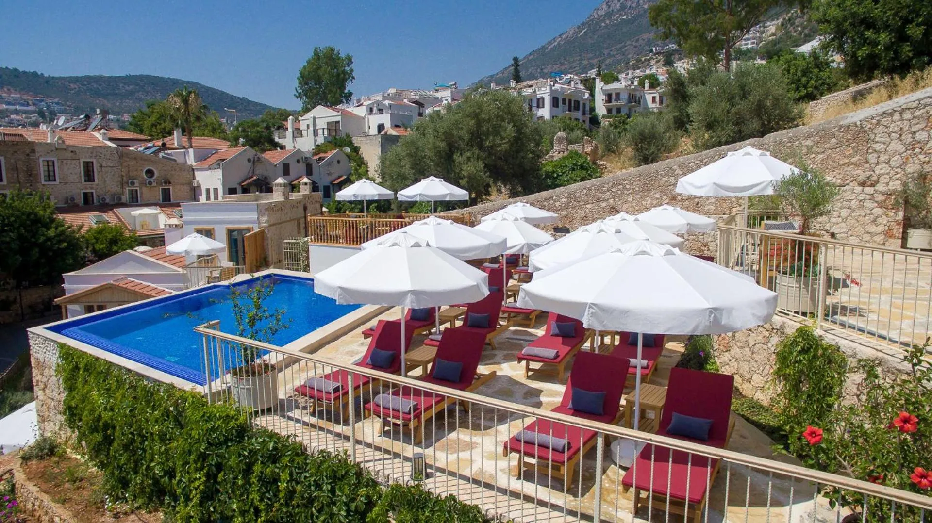Pool View in Pier House Hotel