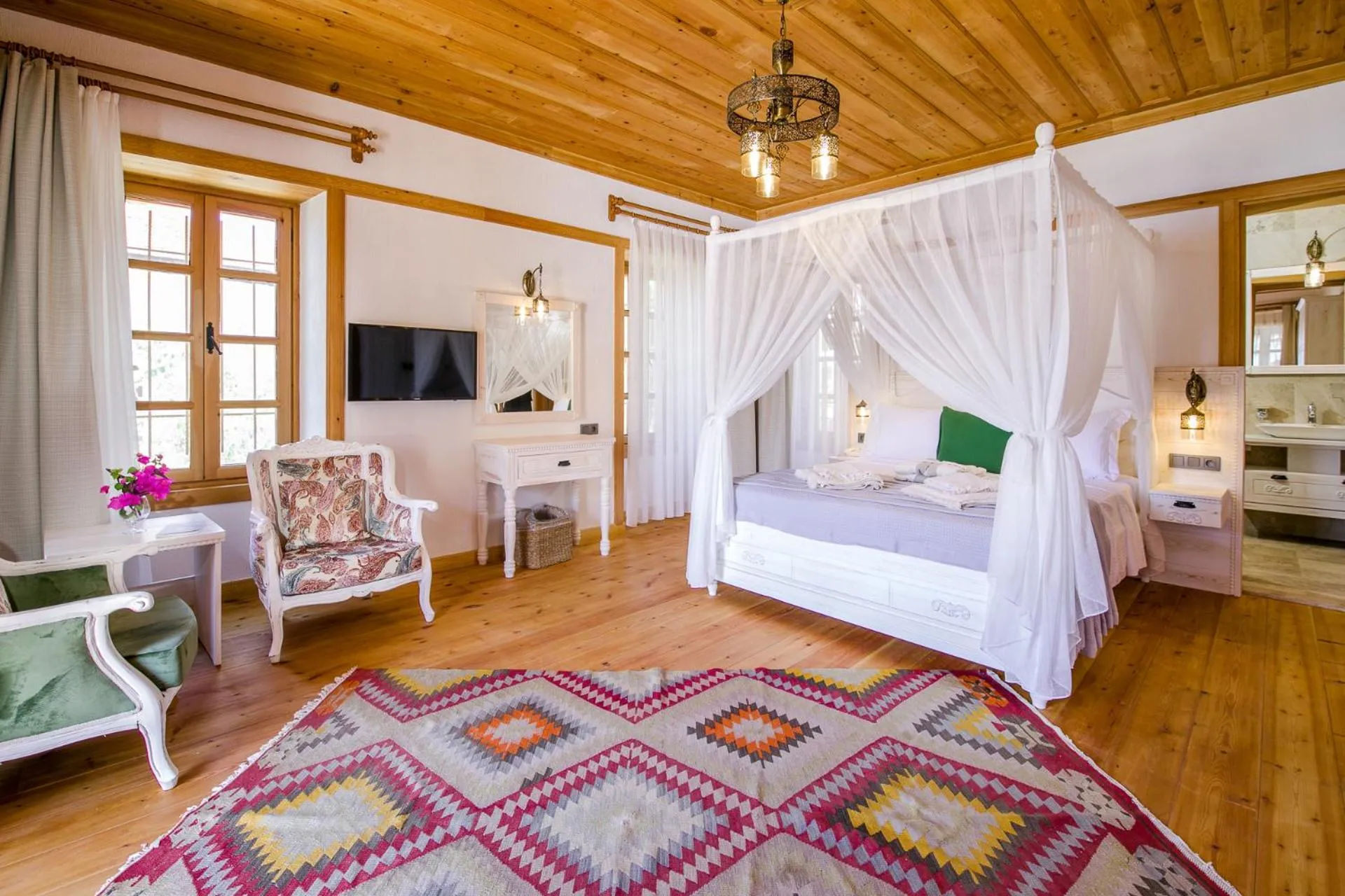 Living room in Pier House Hotel