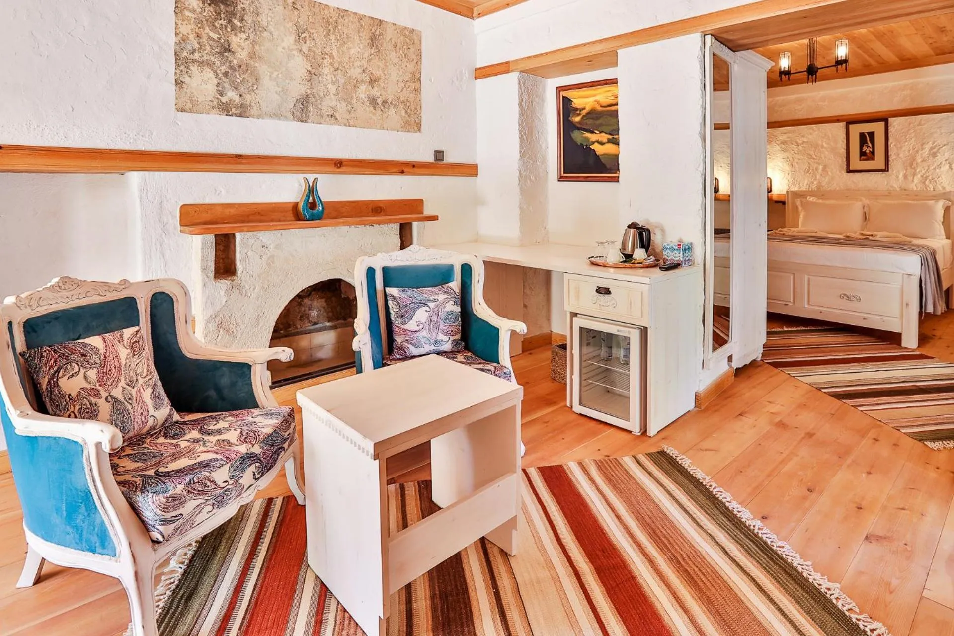 Seating Area in Pier House Hotel