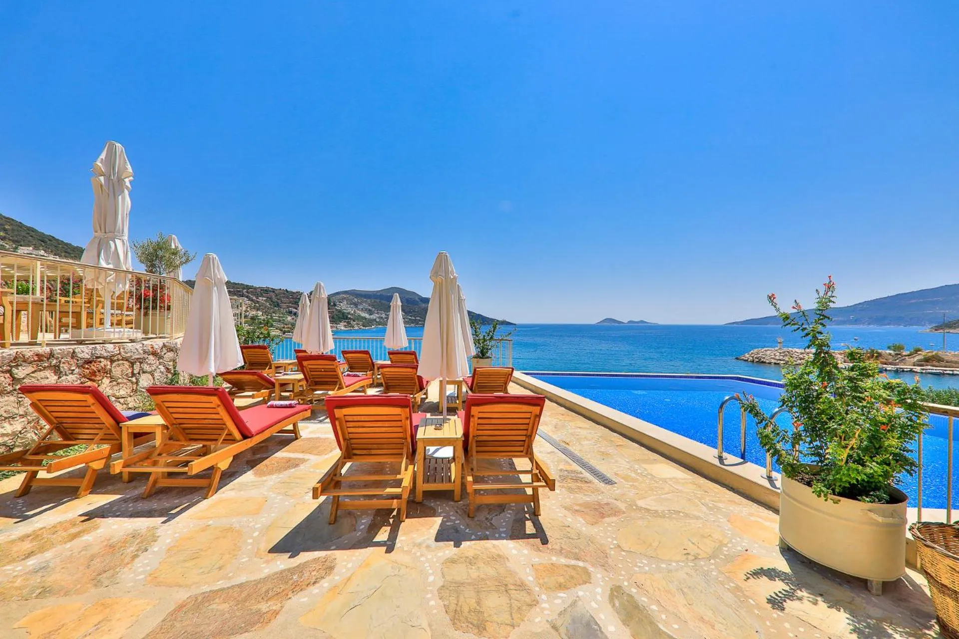 Sea view in Pier House Hotel