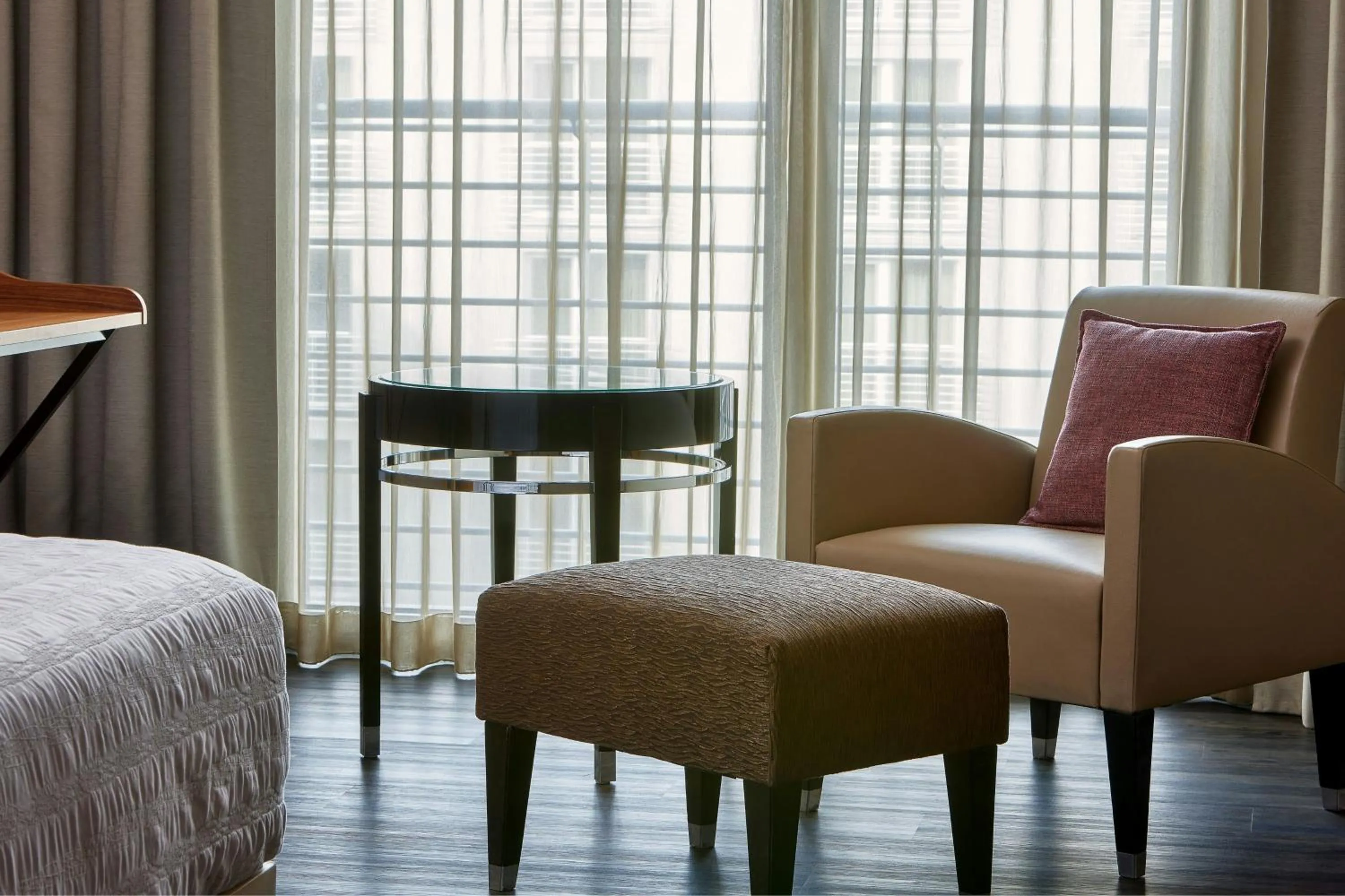 Photo of the whole room in Le Meridien Munich